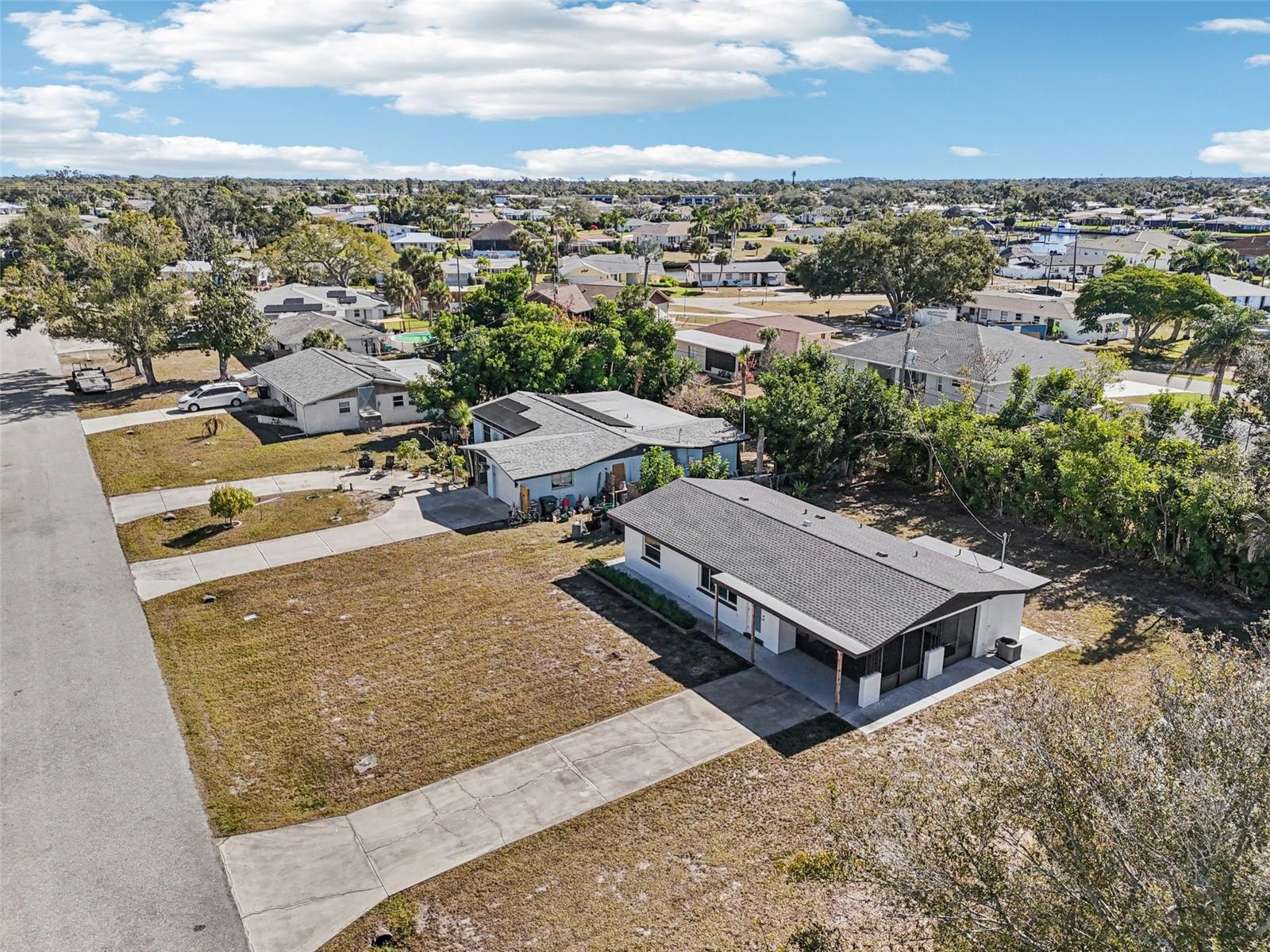 Image 40 of 46 For 1445 Saint Clair Road