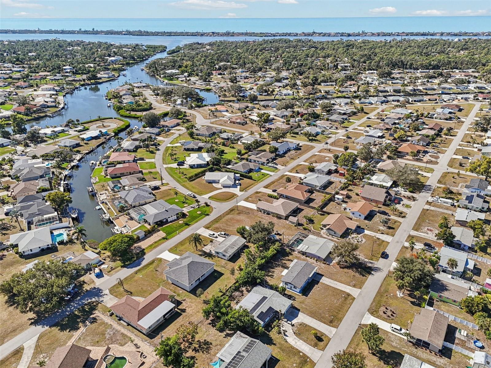 Image 43 of 46 For 1445 Saint Clair Road