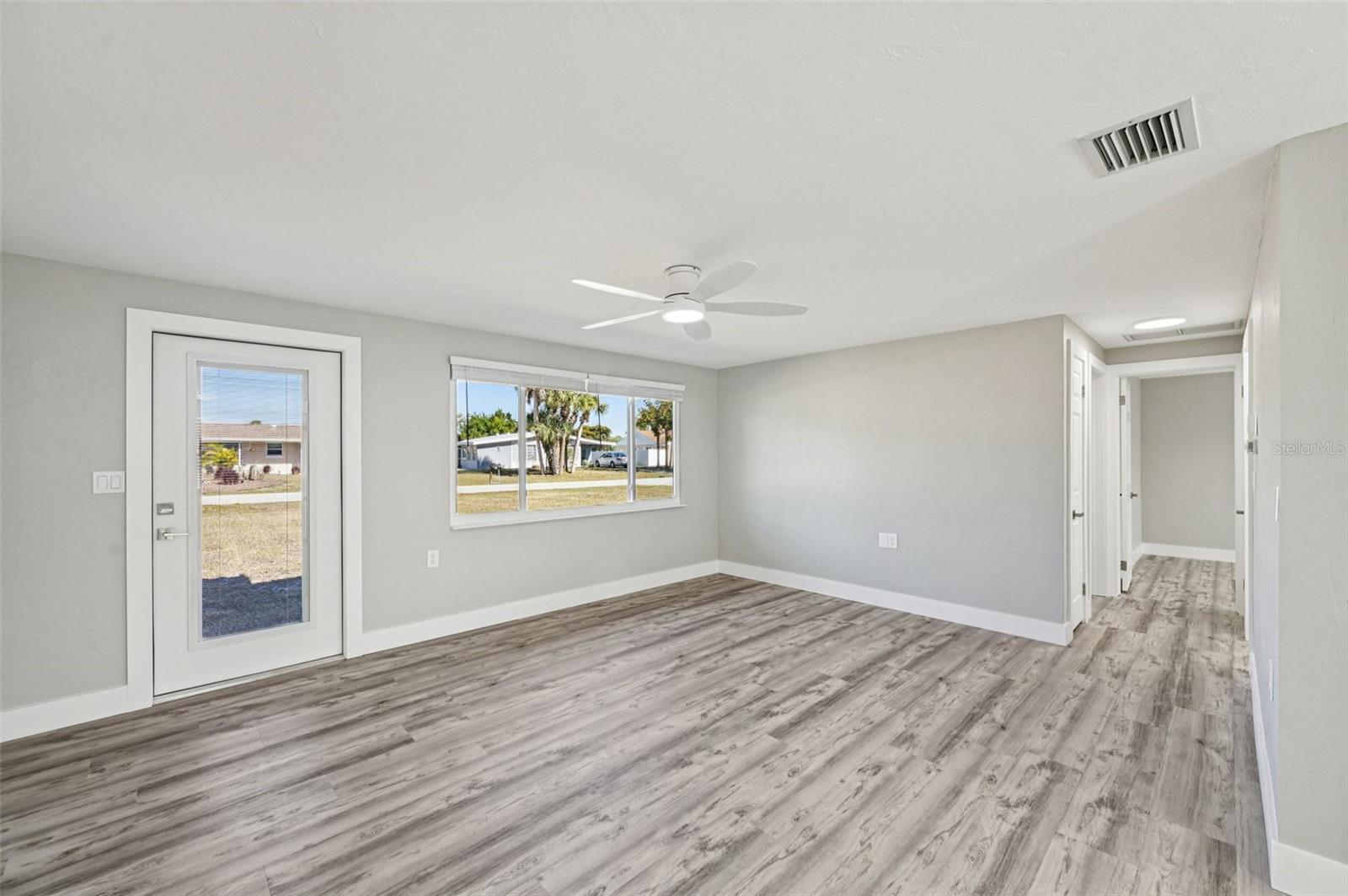 Image 6 of 46 For 1445 Saint Clair Road