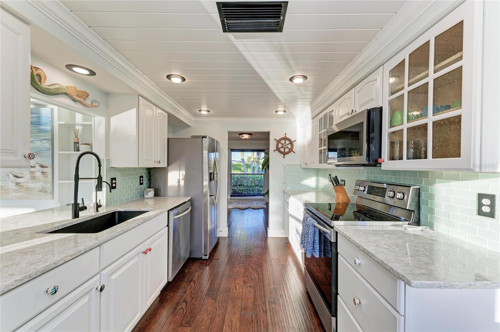 Image 22 of 95 For 365 Shore Drive