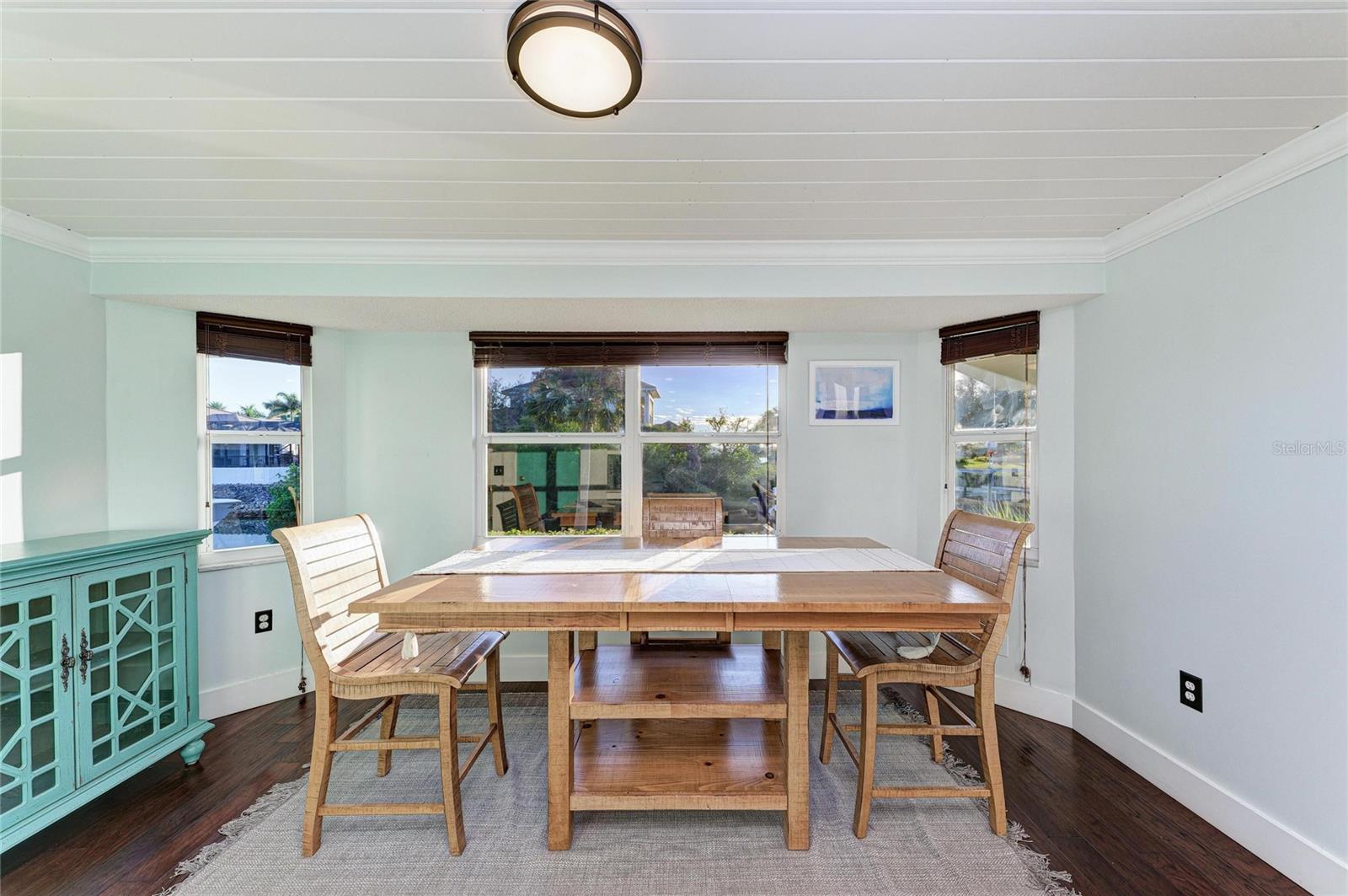 Image 26 of 95 For 365 Shore Drive