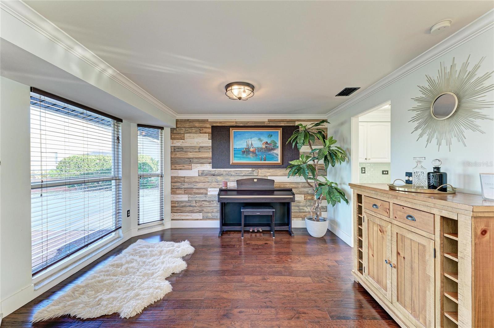 Image 34 of 95 For 365 Shore Drive