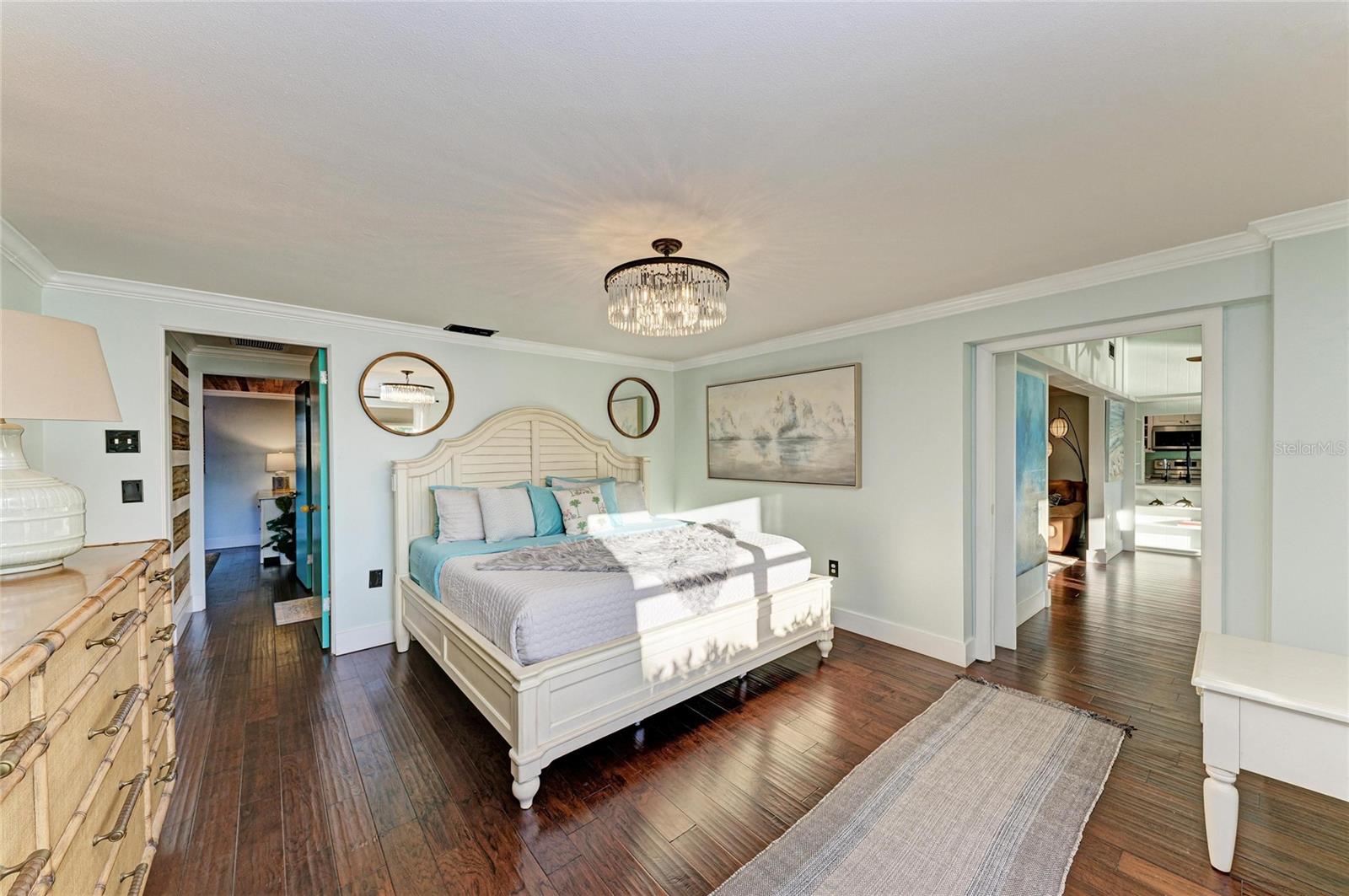 Image 37 of 95 For 365 Shore Drive