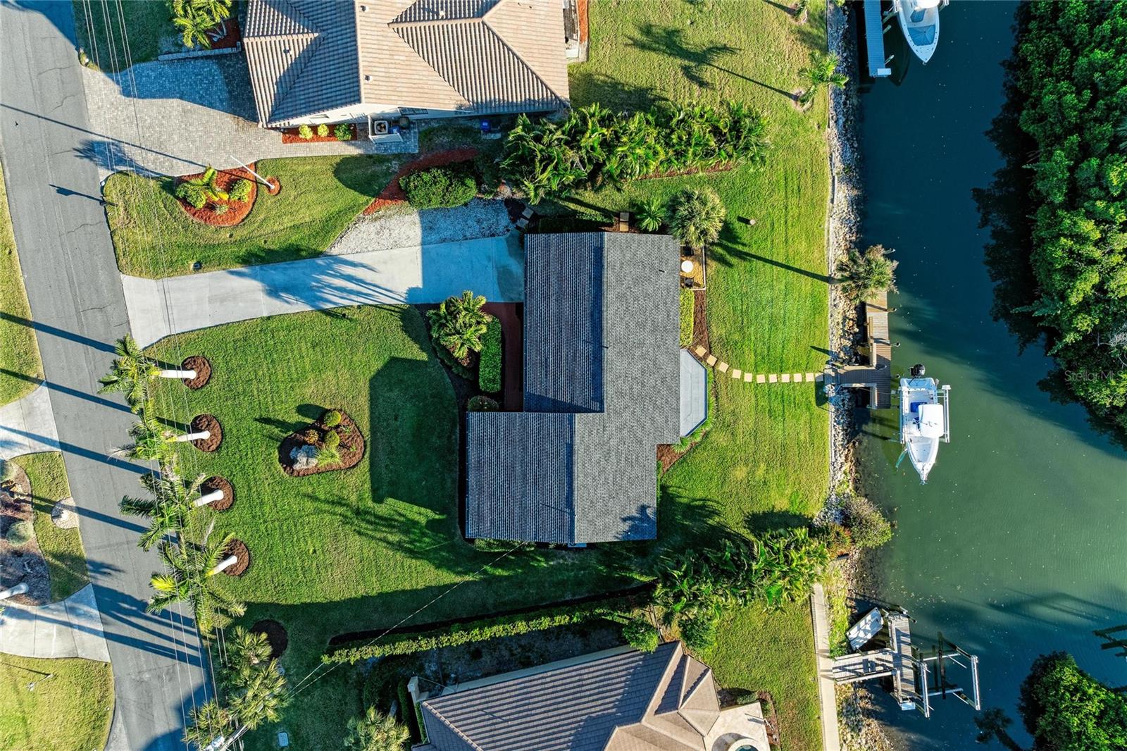 Image 4 of 95 For 365 Shore Drive