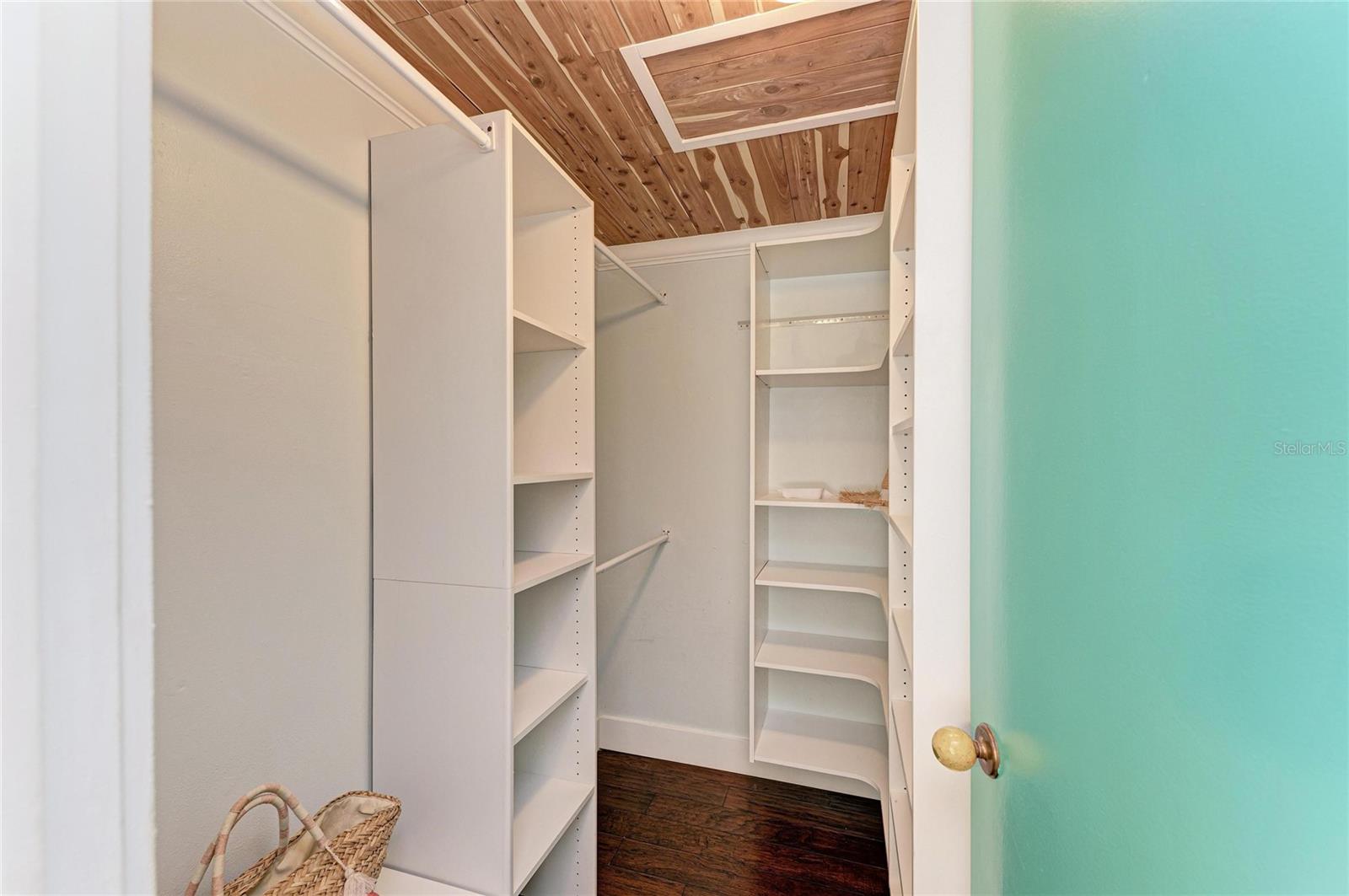 Image 40 of 95 For 365 Shore Drive