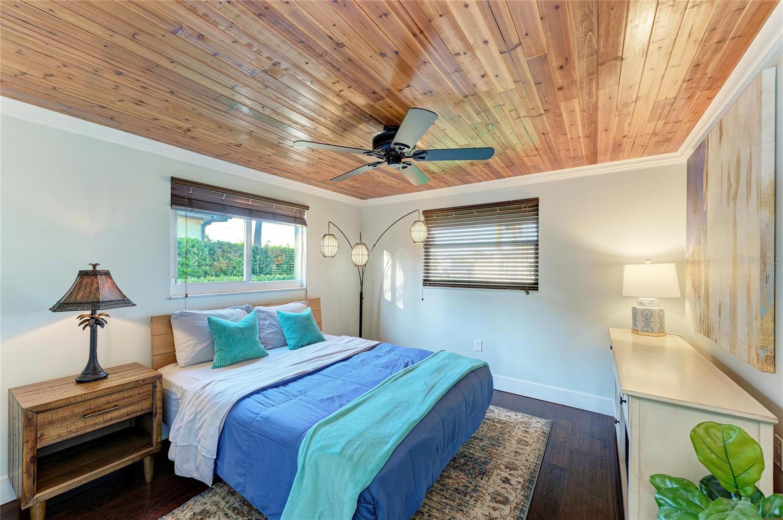 Image 42 of 95 For 365 Shore Drive