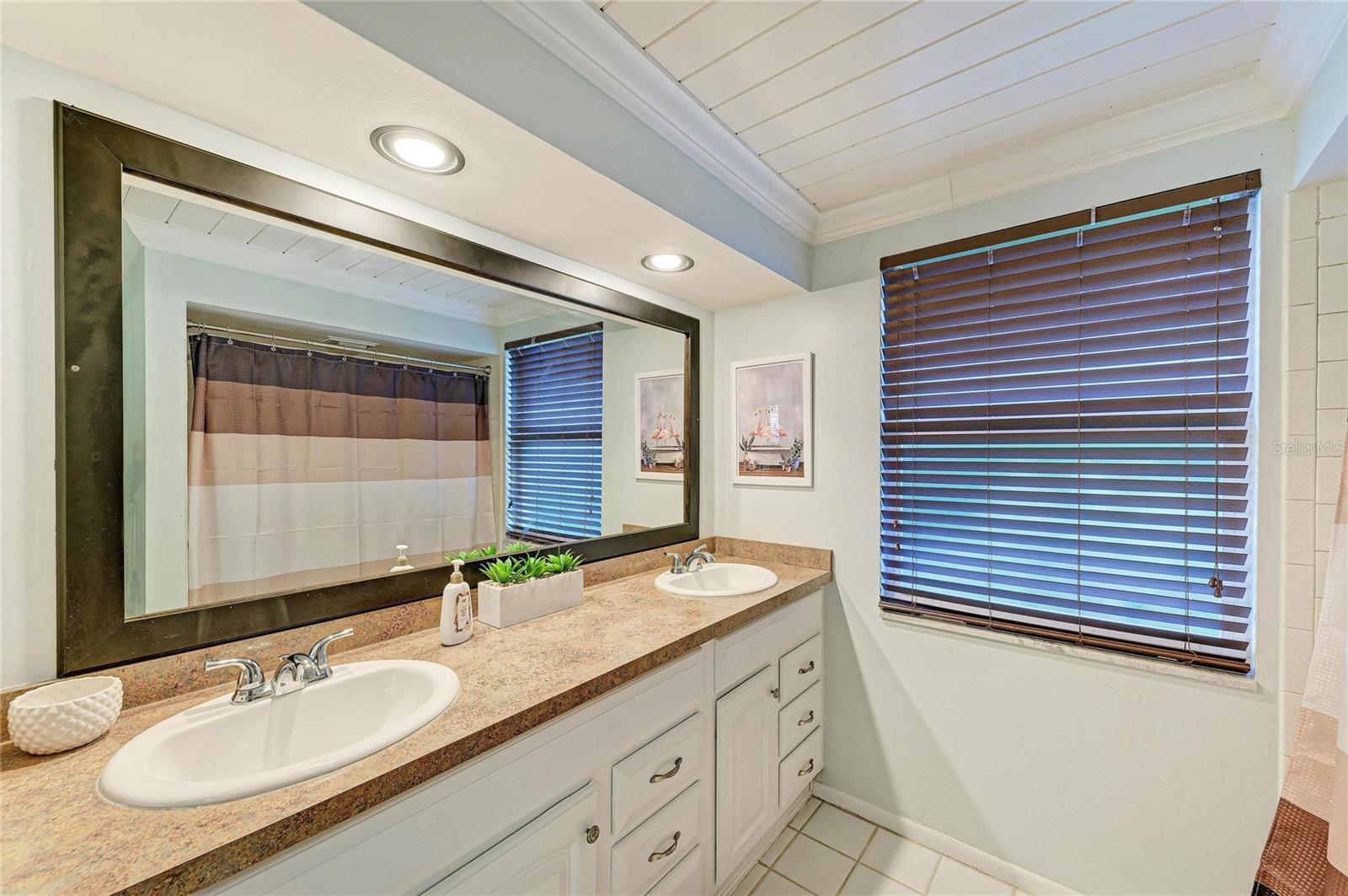 Image 46 of 95 For 365 Shore Drive