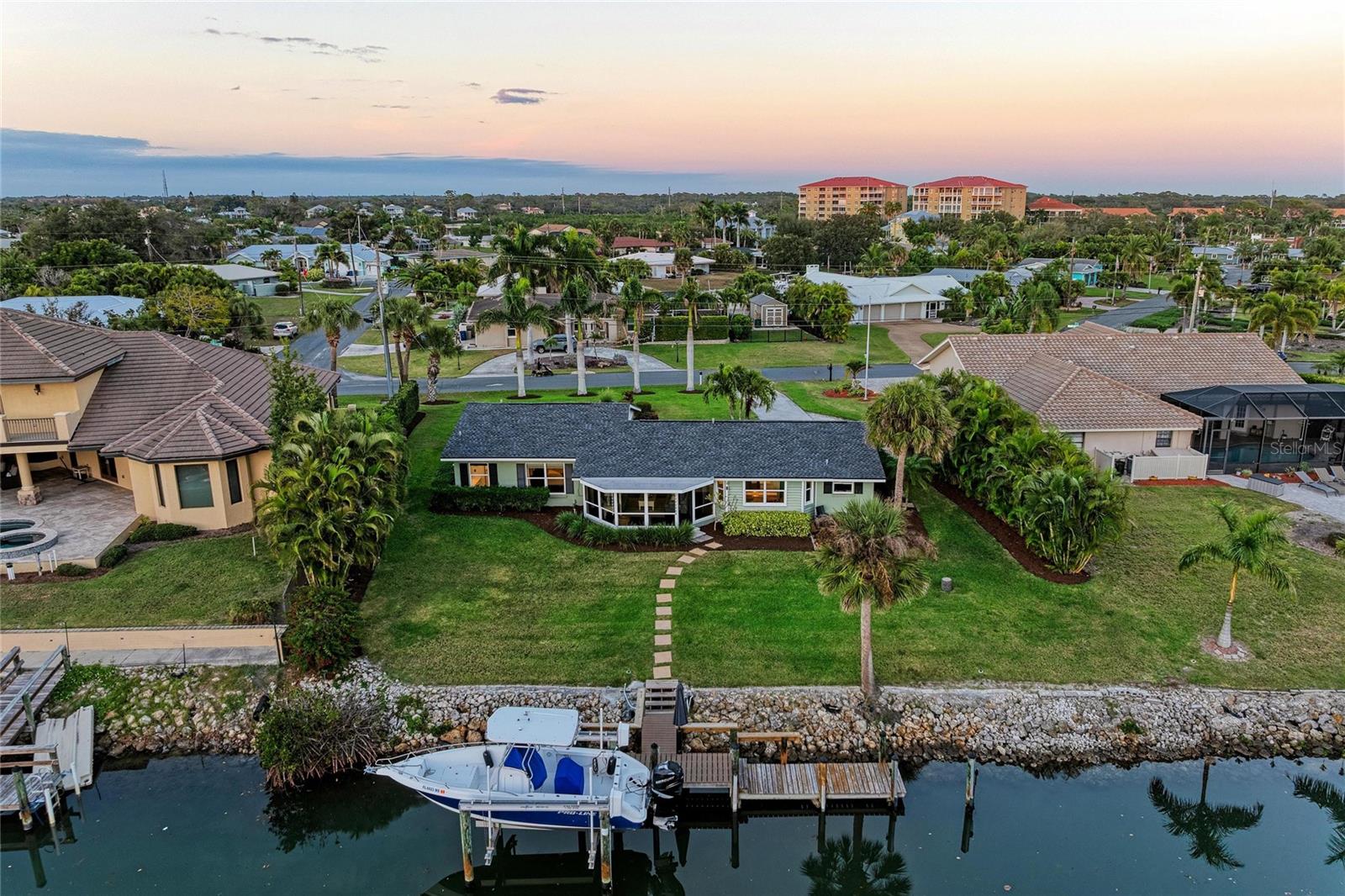 Image 5 of 95 For 365 Shore Drive