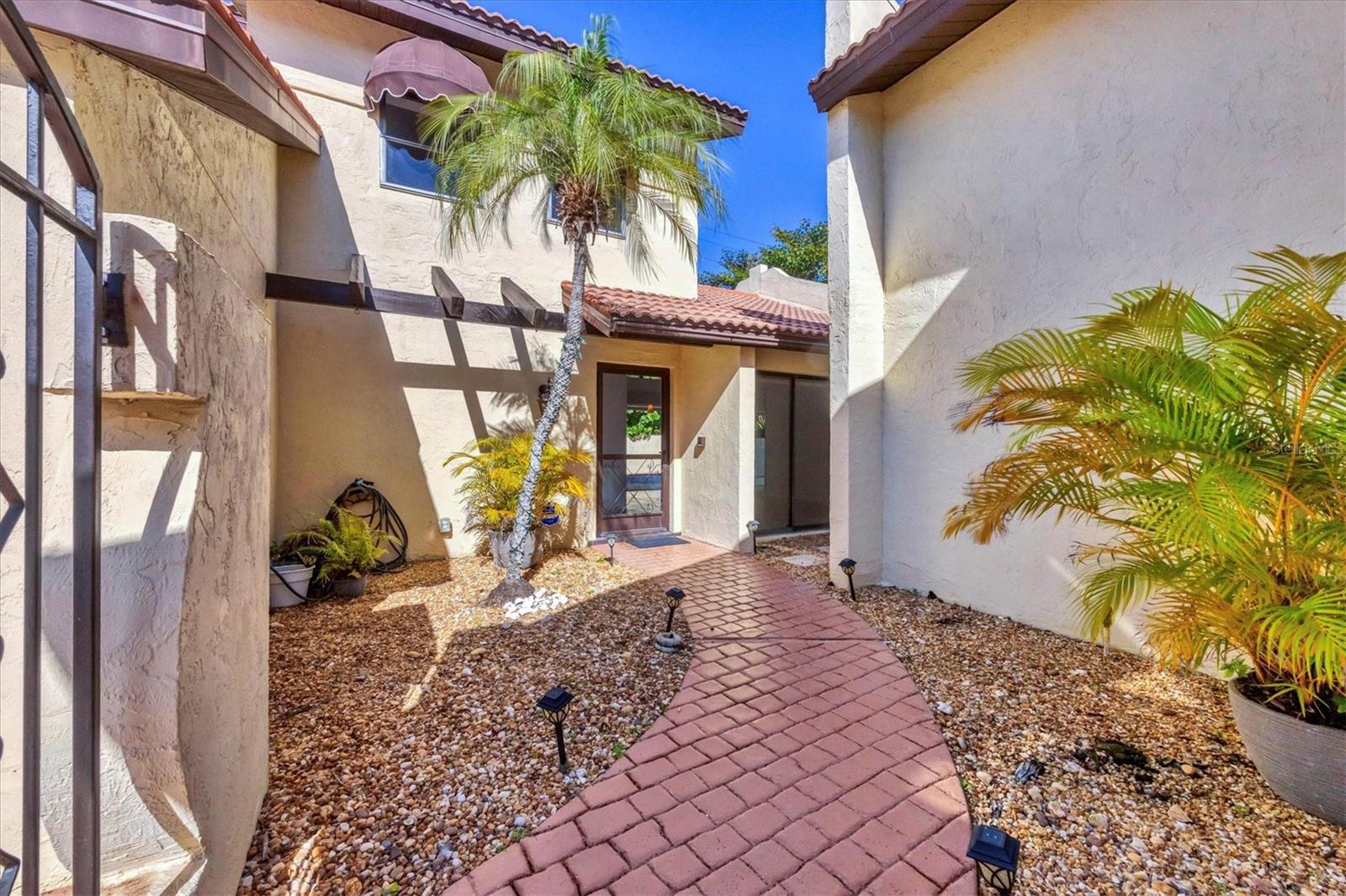 Image 2 of 47 For 440 Palmetto Court 2