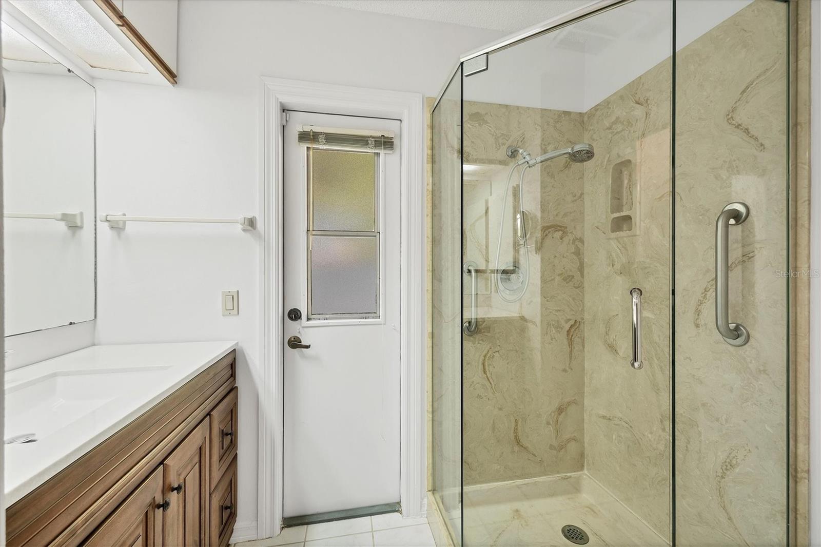 Image 21 of 47 For 440 Palmetto Court 2