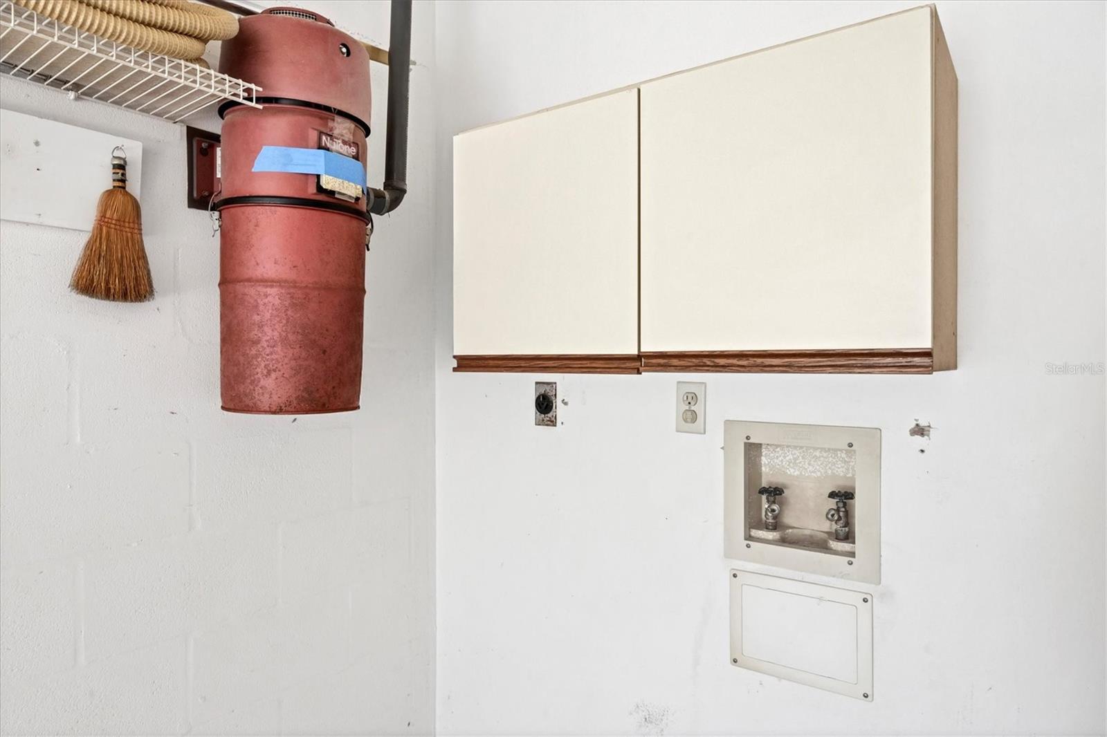 Image 24 of 47 For 440 Palmetto Court 2