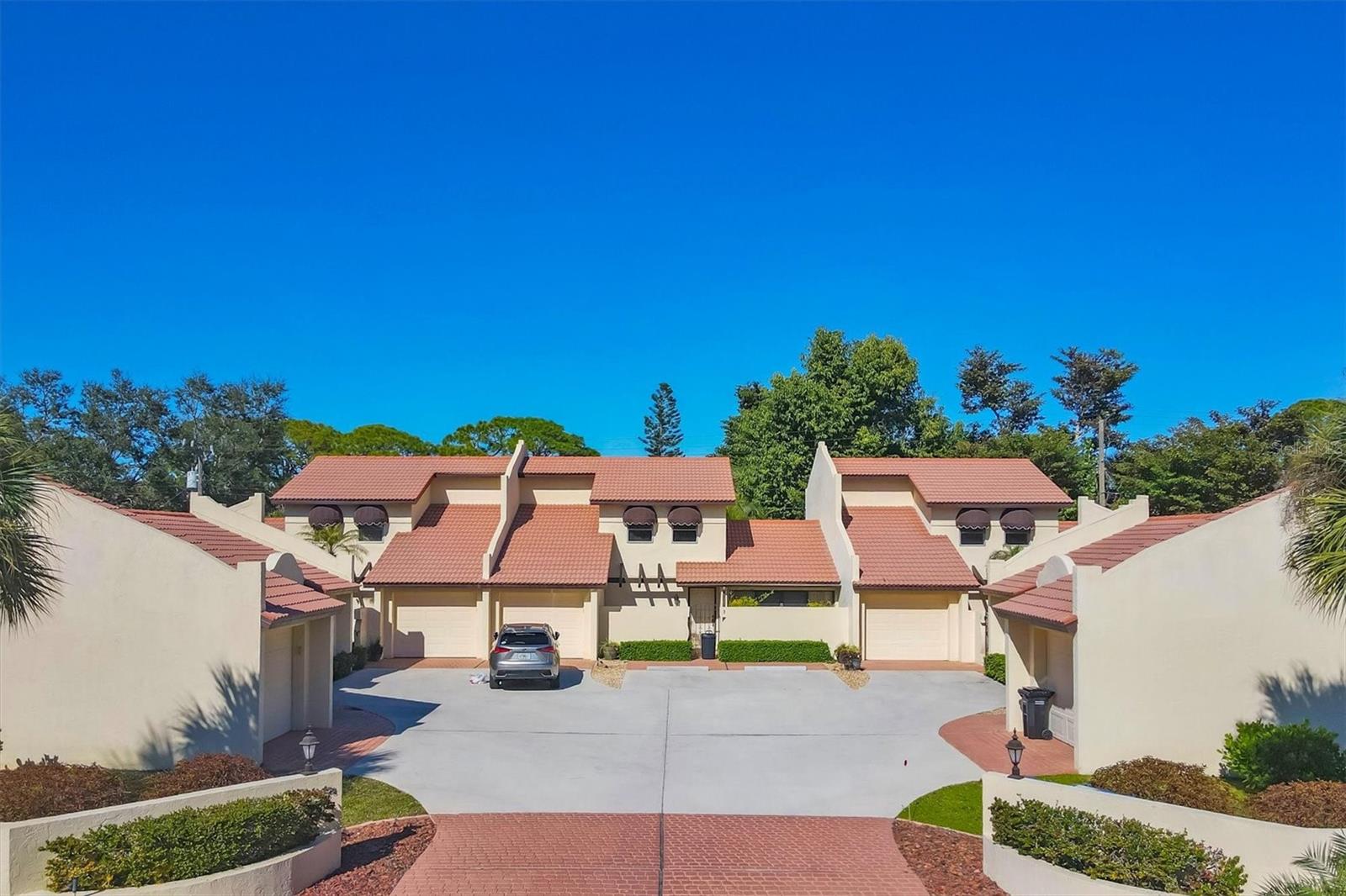 Image 30 of 47 For 440 Palmetto Court 2