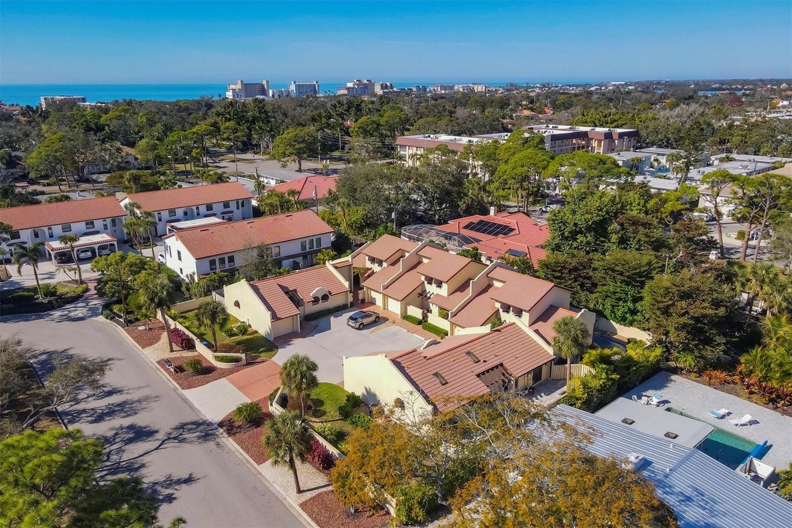 Image 34 of 47 For 440 Palmetto Court 2