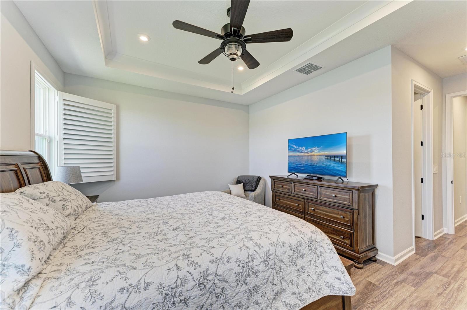 Image 25 of 66 For 17962 Solstice Avenue