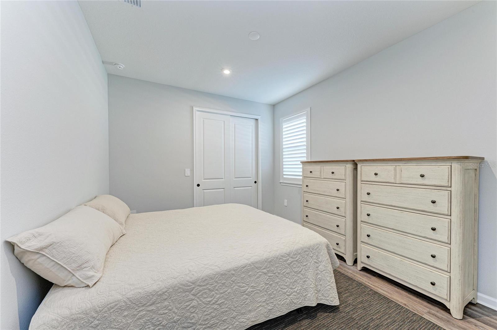 Image 32 of 66 For 17962 Solstice Avenue