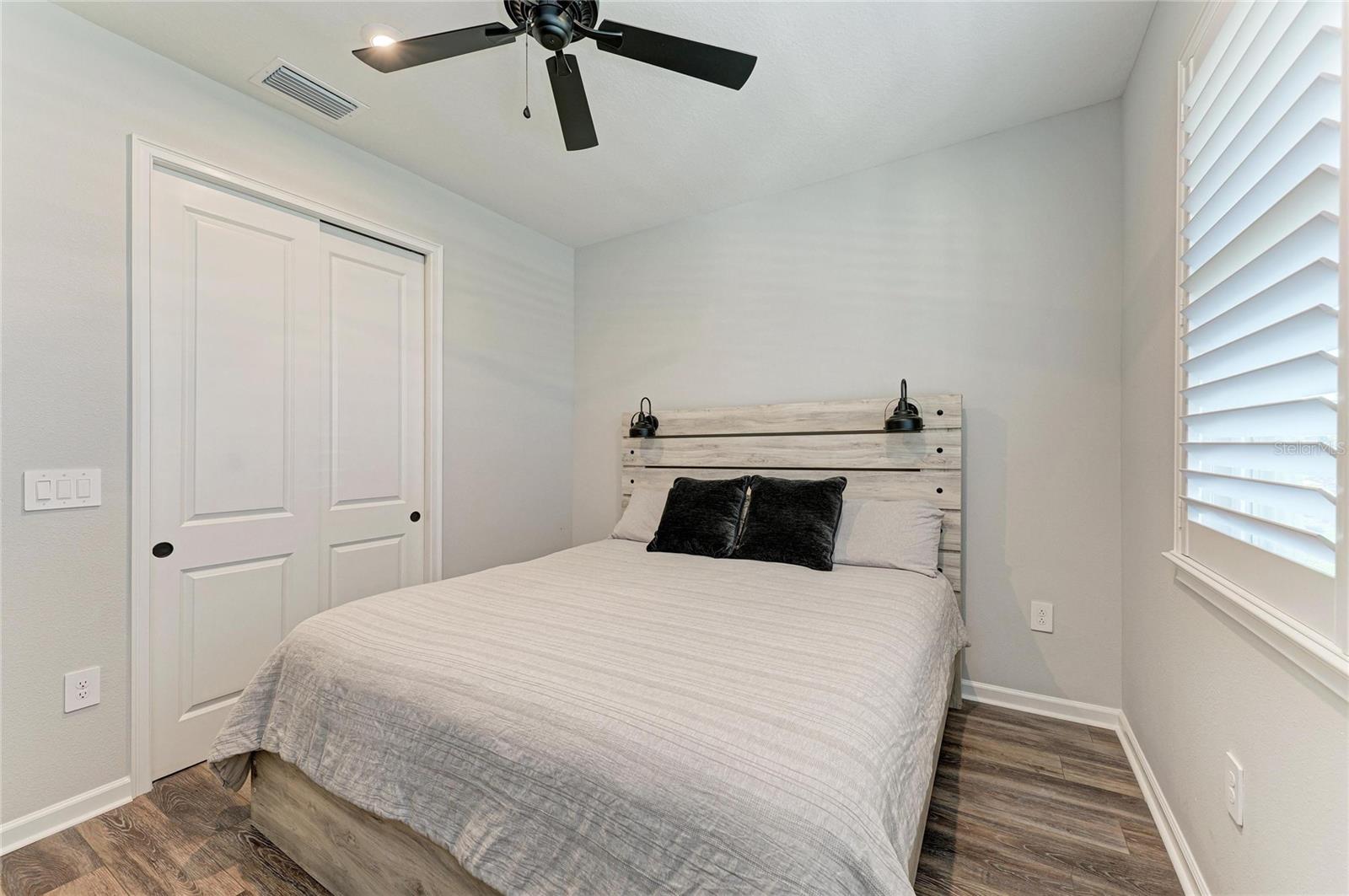 Image 34 of 66 For 17962 Solstice Avenue