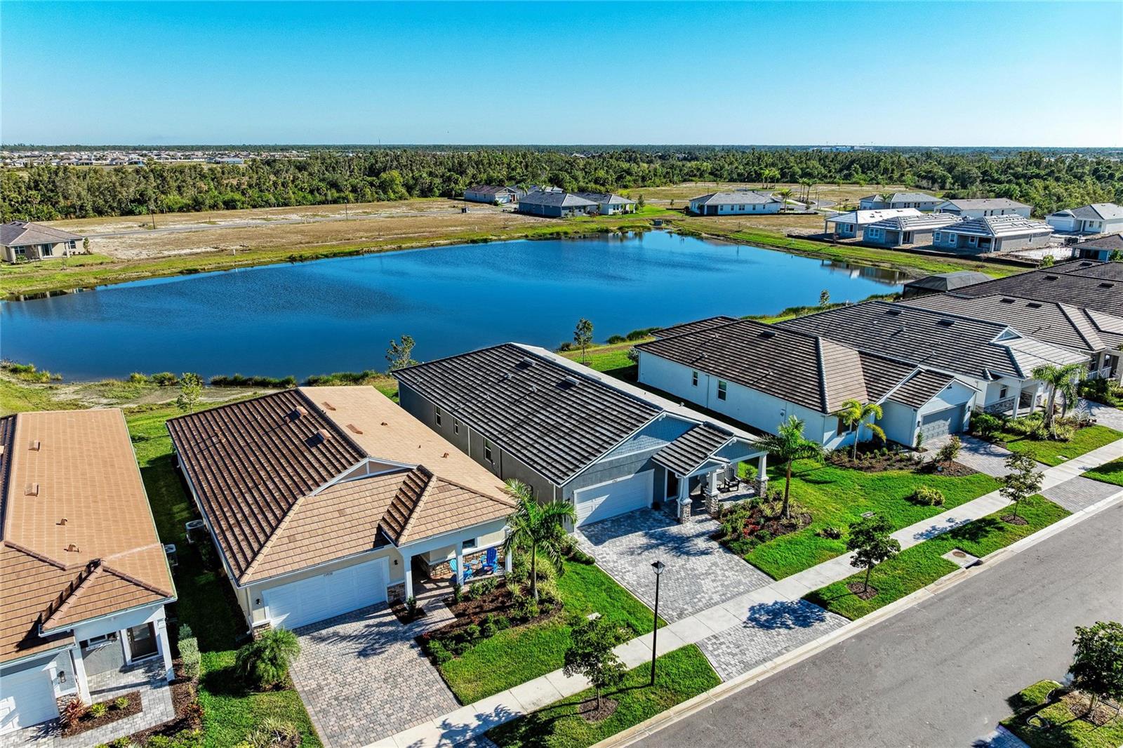 Image 4 of 66 For 17962 Solstice Avenue