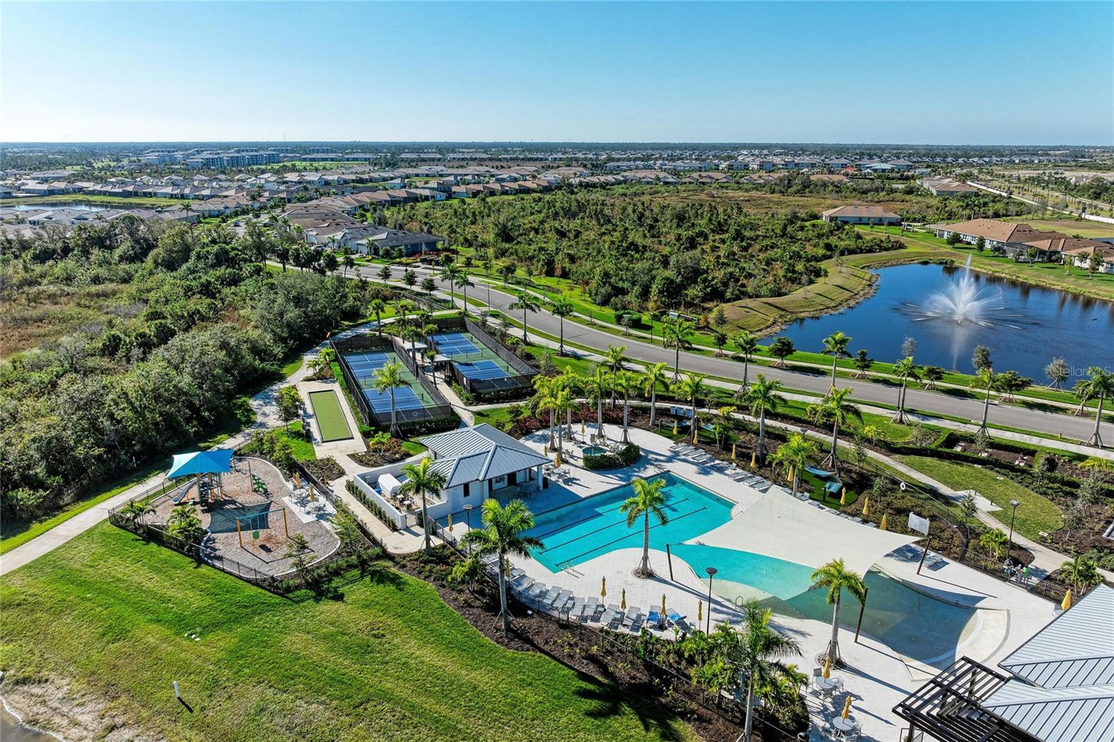 Image 45 of 66 For 17962 Solstice Avenue