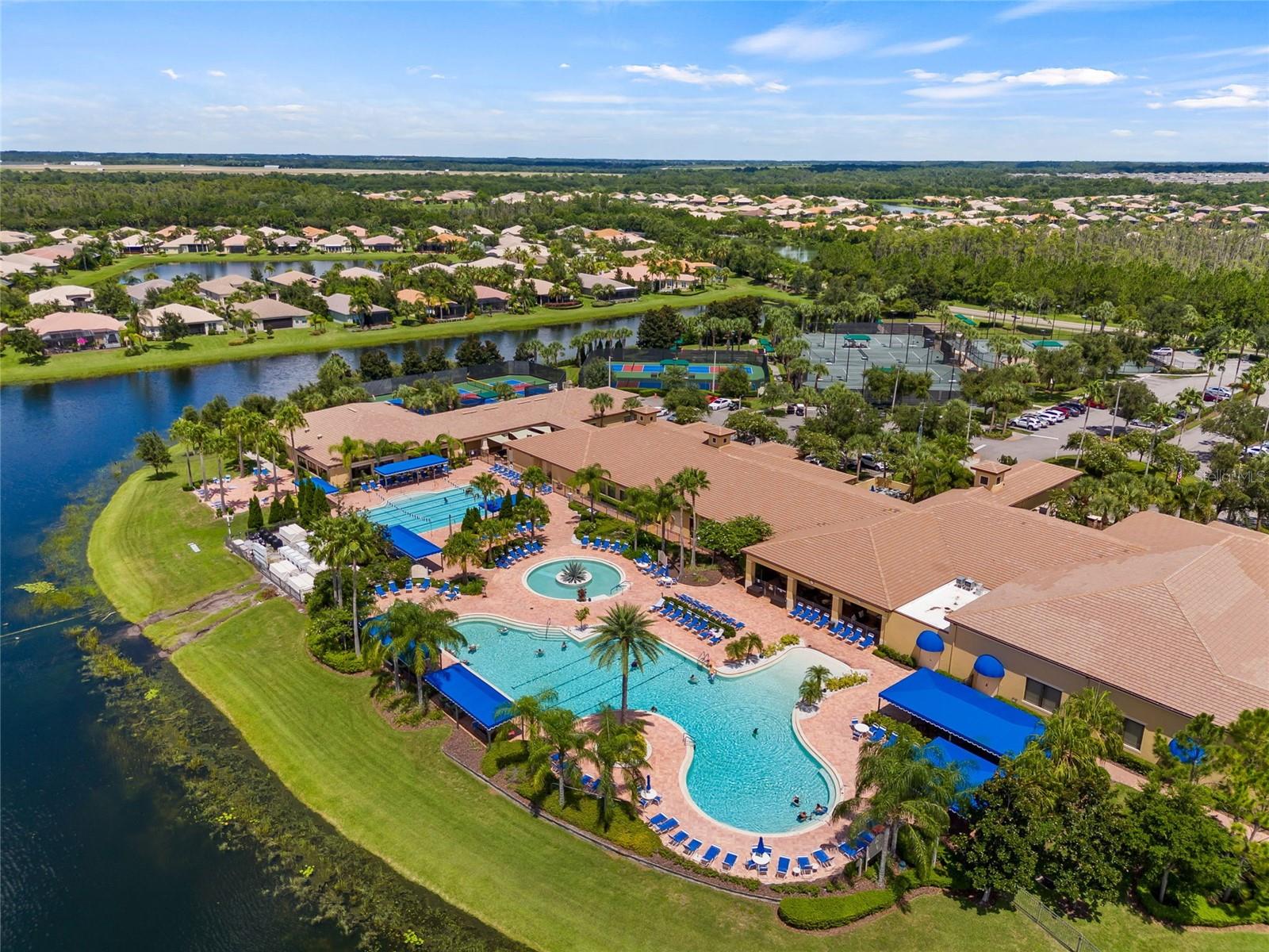 Image 34 of 42 For 15767 Crystal Waters Drive