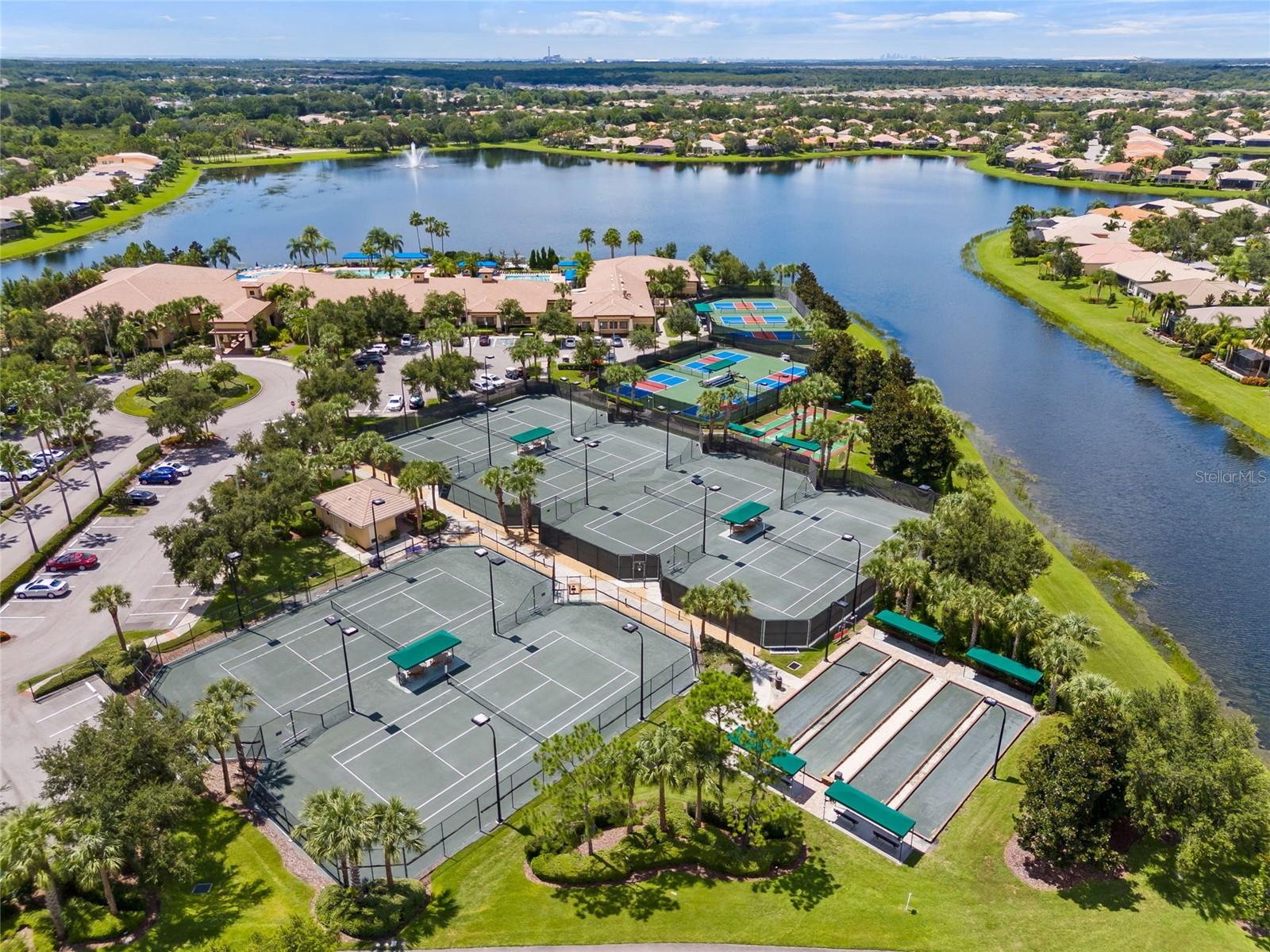 Image 36 of 42 For 15767 Crystal Waters Drive