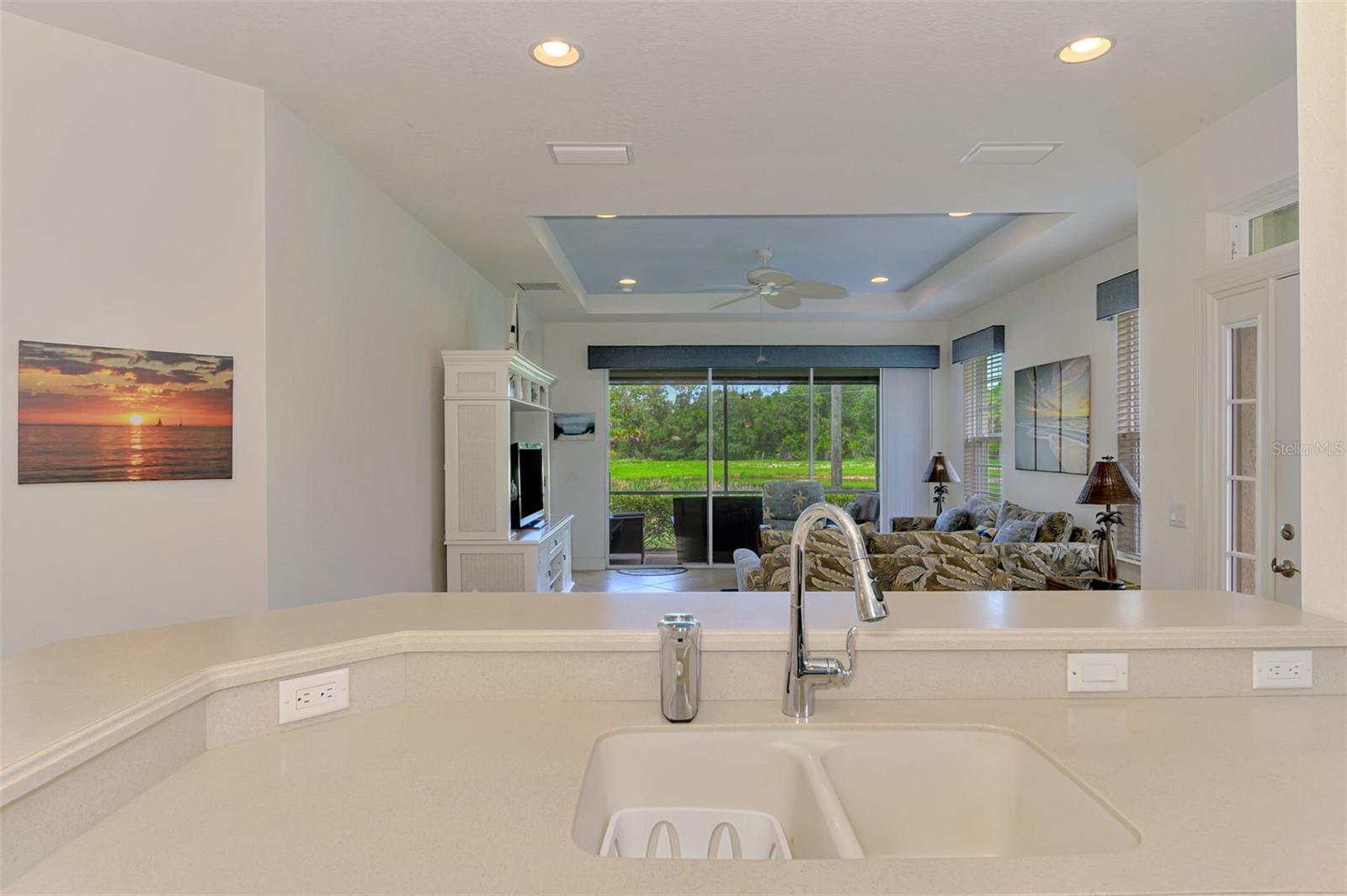 Image 19 of 90 For 371 Capulet Drive