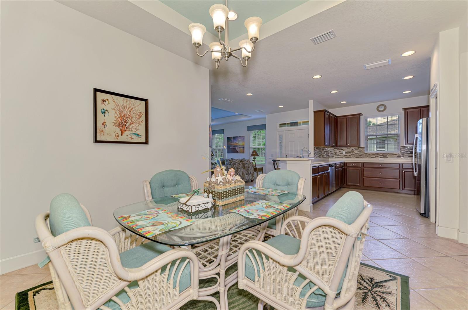 Image 25 of 90 For 371 Capulet Drive