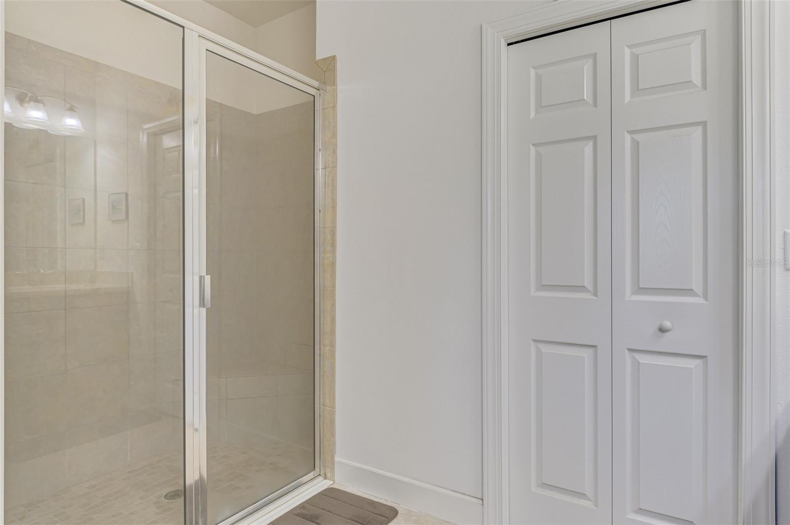 Image 31 of 90 For 371 Capulet Drive