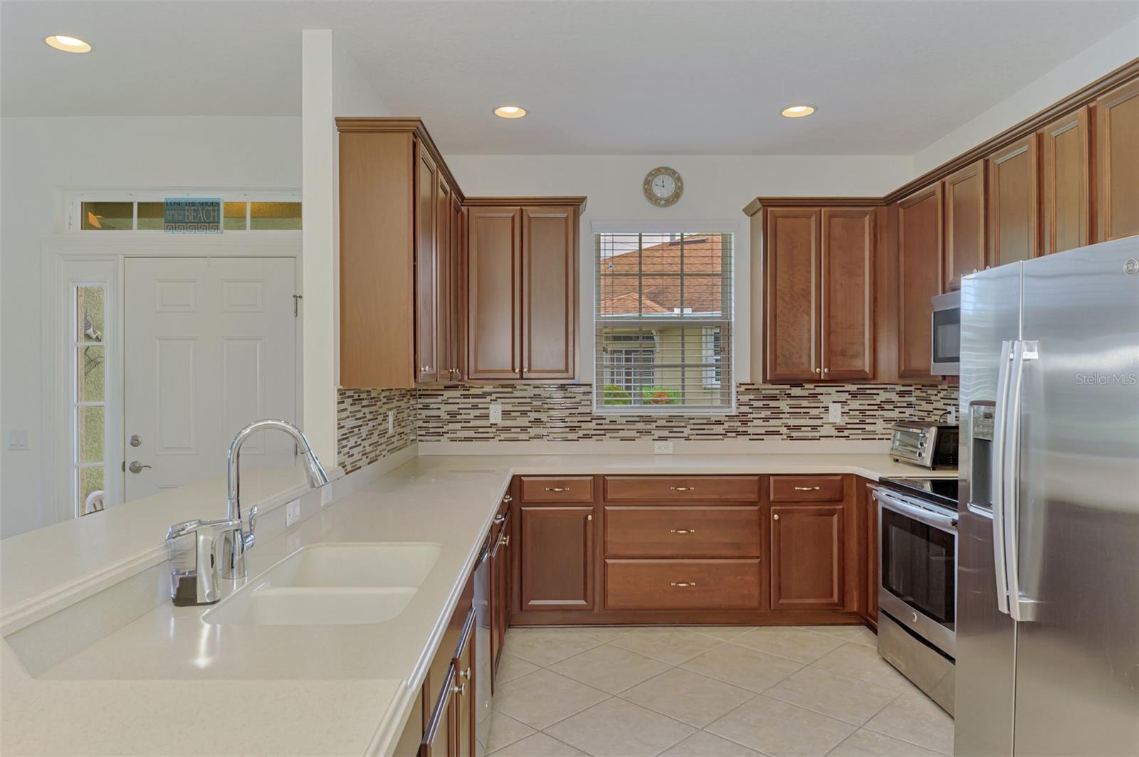 Image 5 of 90 For 371 Capulet Drive