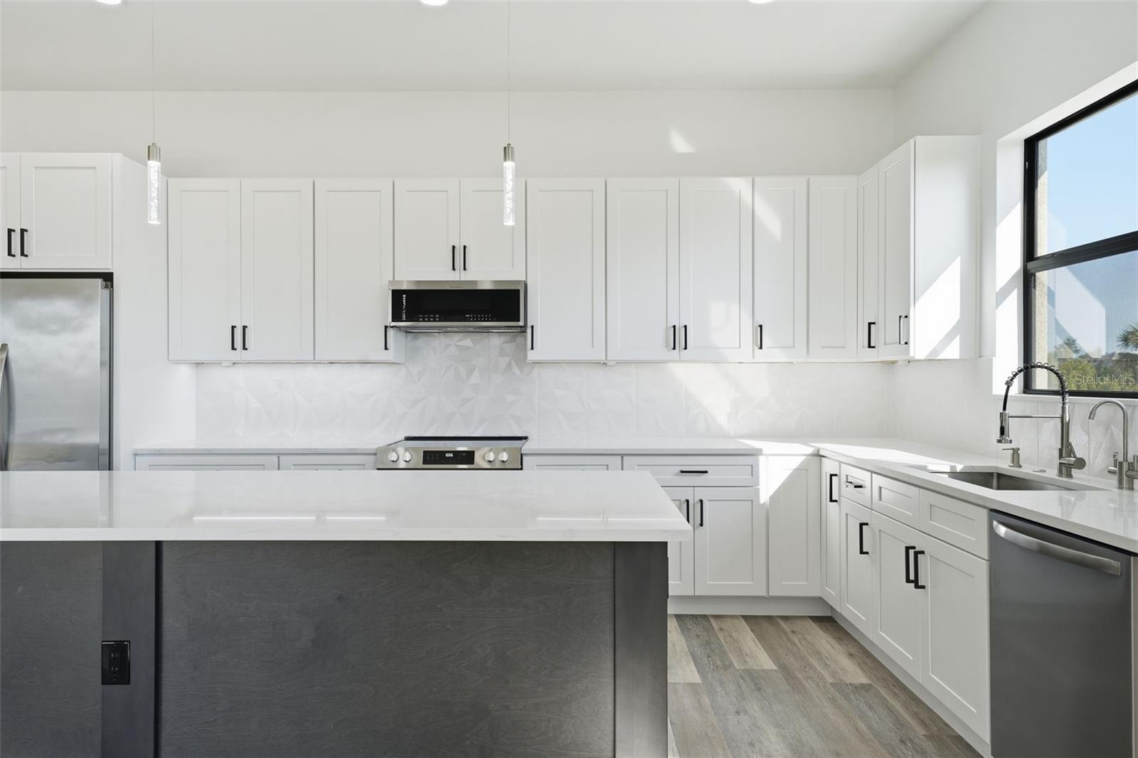 Image 17 of 46 For 12005 Carnival Avenue