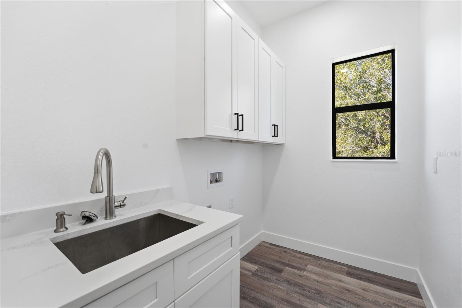 Image 32 of 46 For 12005 Carnival Avenue