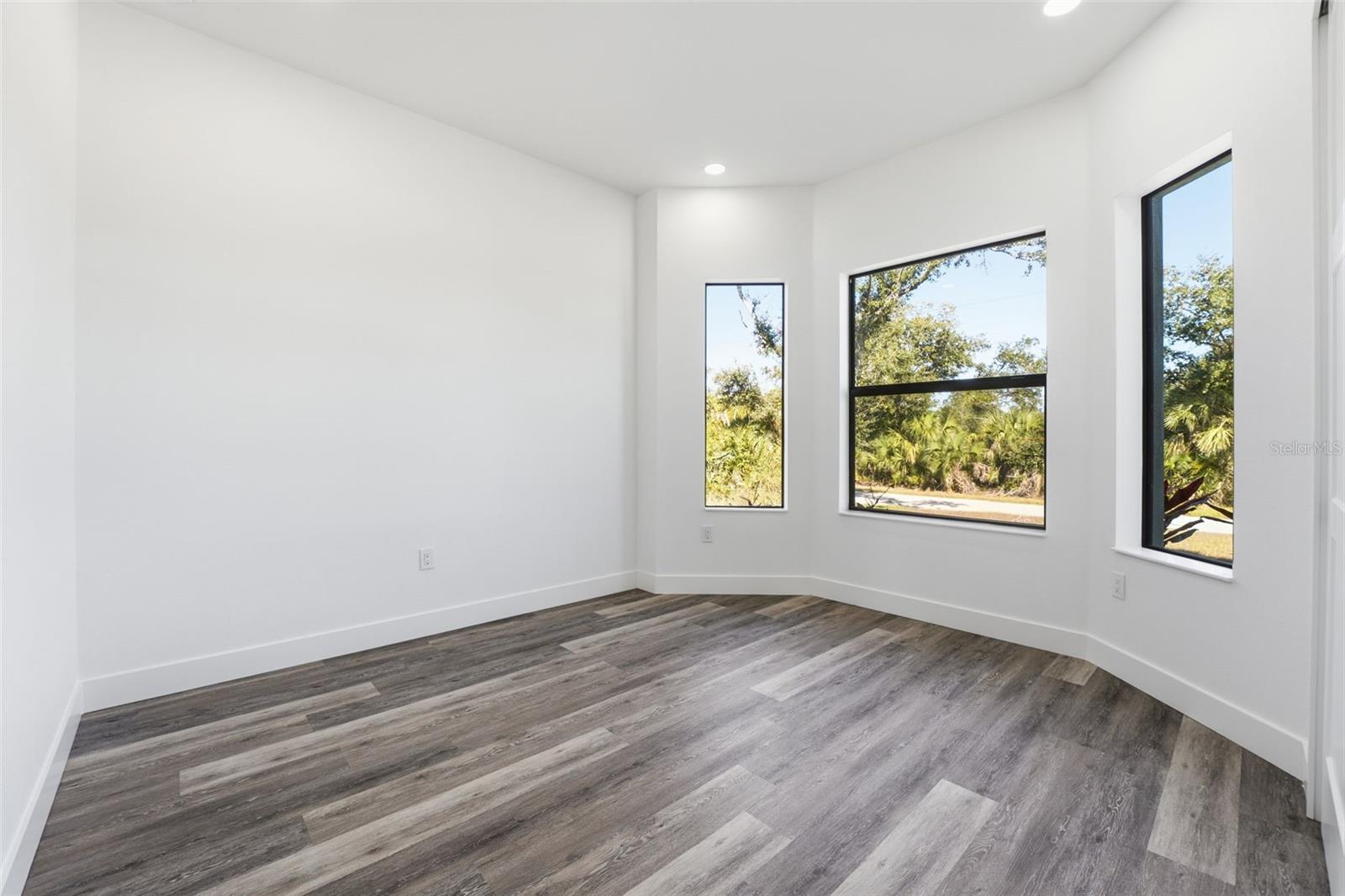 Image 7 of 46 For 12005 Carnival Avenue