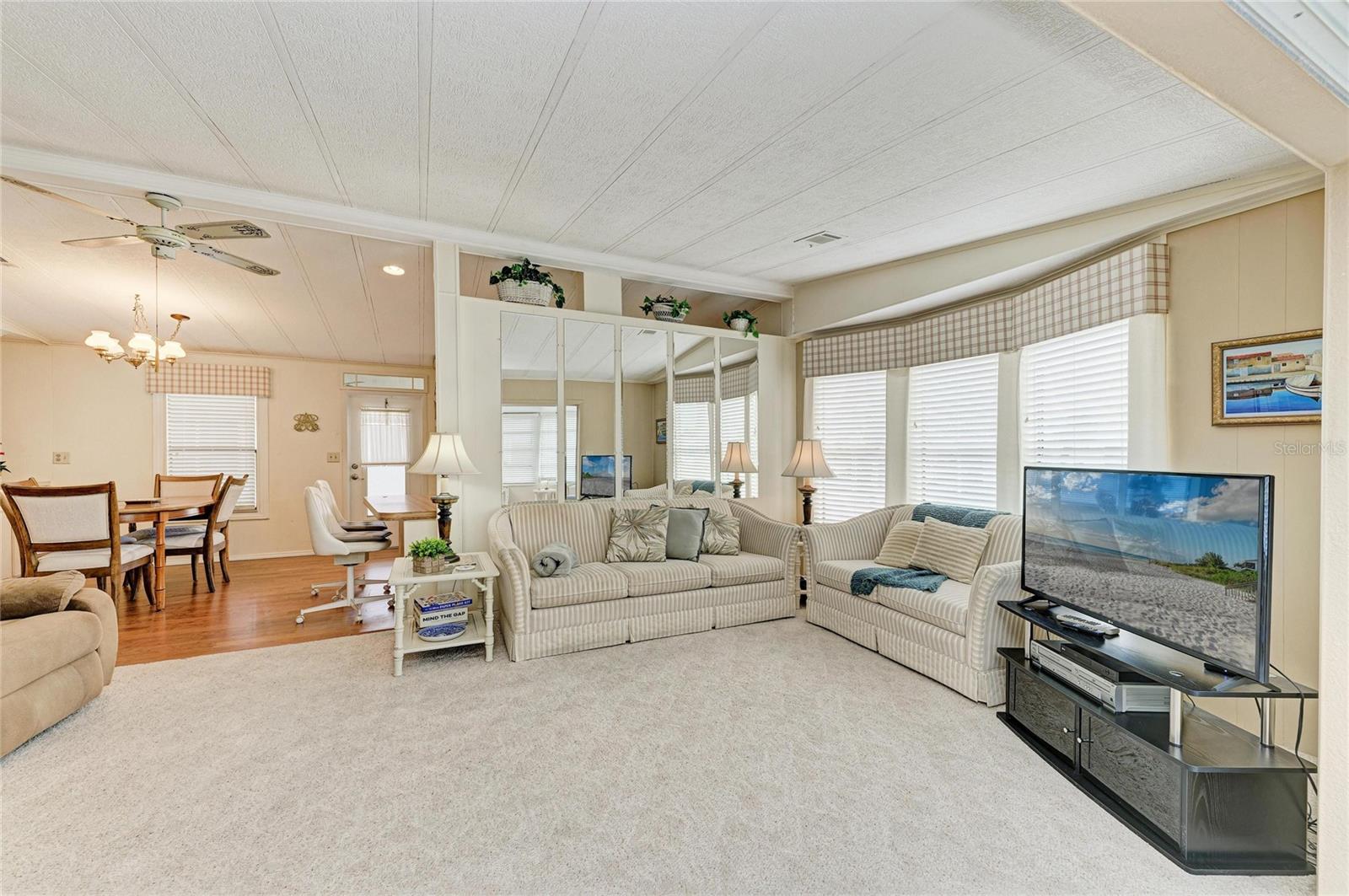 Image 16 of 73 For 35 Castle Drive