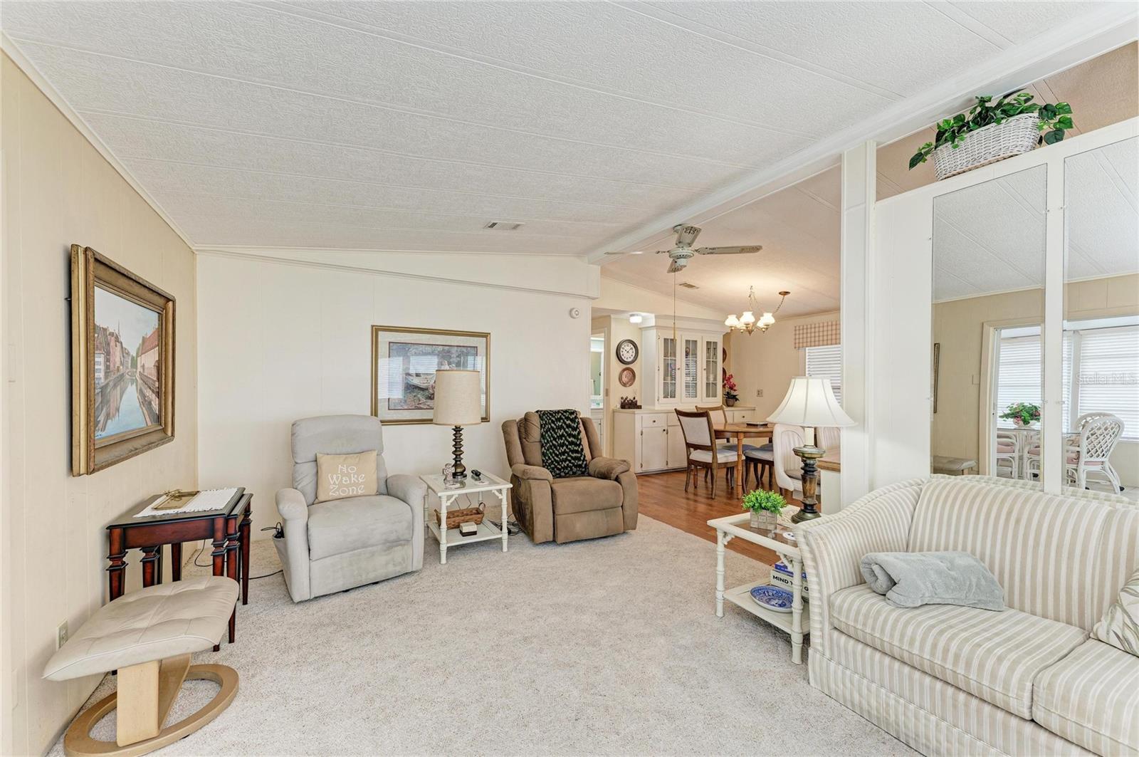 Image 18 of 73 For 35 Castle Drive