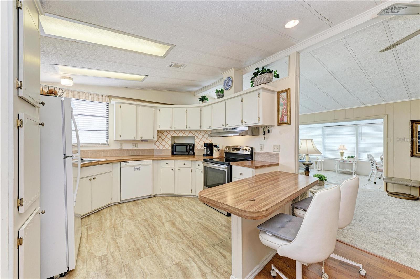 Image 25 of 73 For 35 Castle Drive