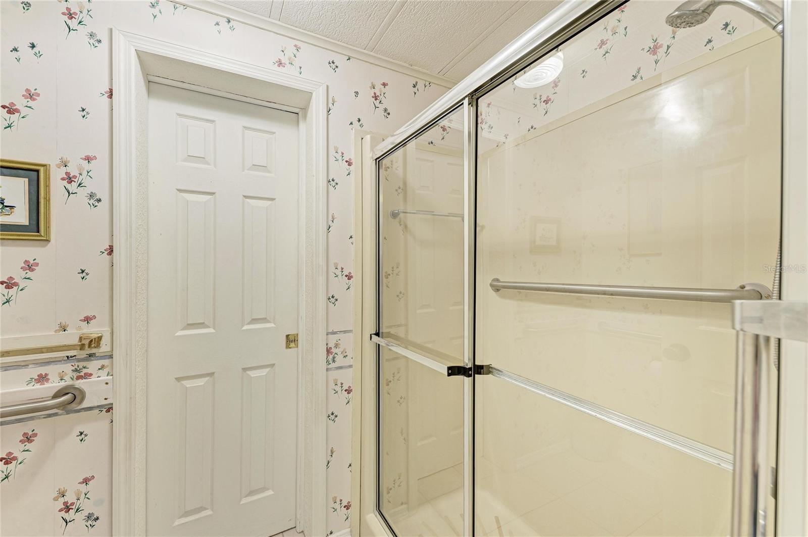 Image 37 of 73 For 35 Castle Drive