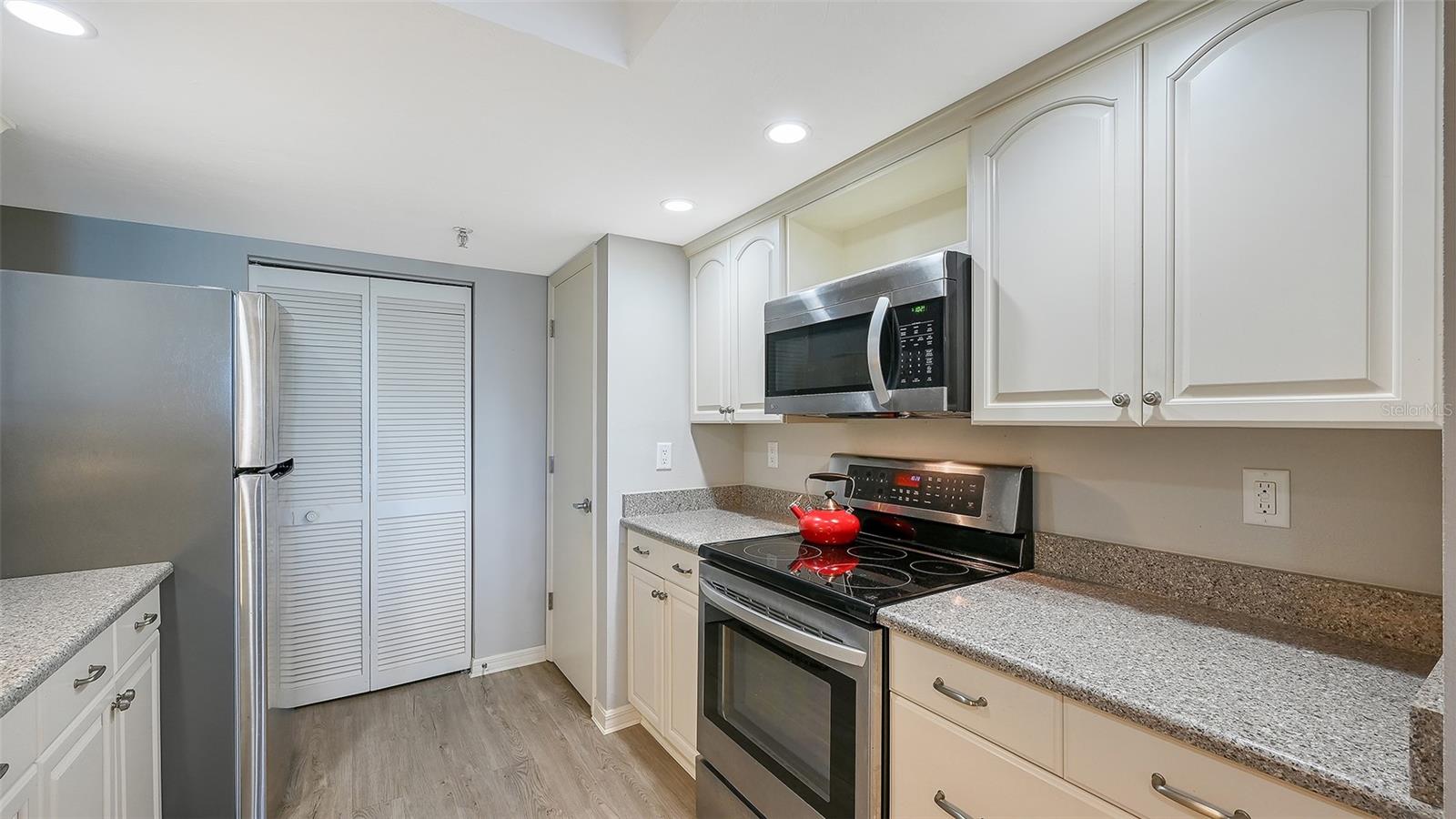 Image 14 of 39 For 700 Golden Beach Boulevard 938