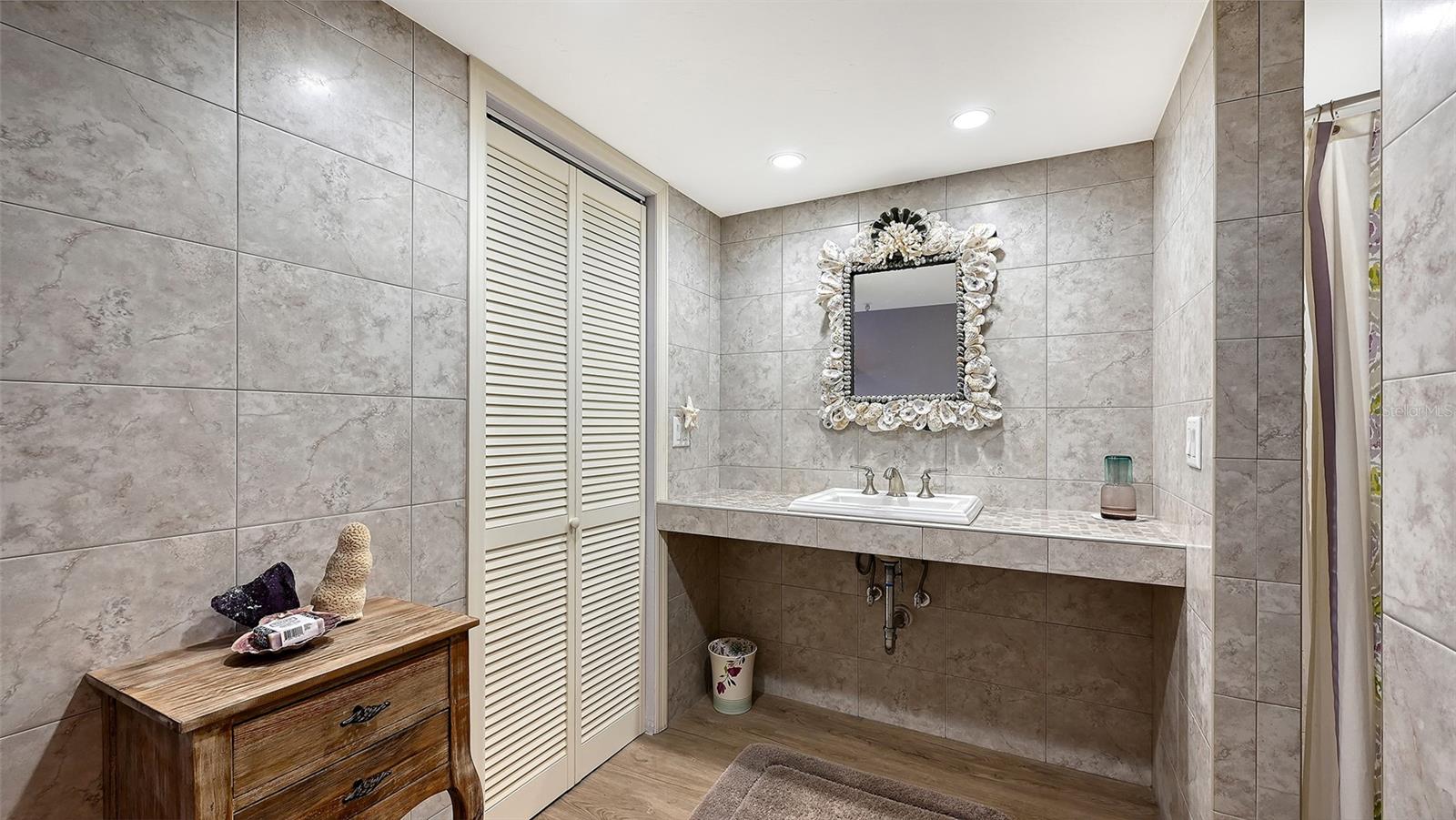 Image 20 of 39 For 700 Golden Beach Boulevard 938