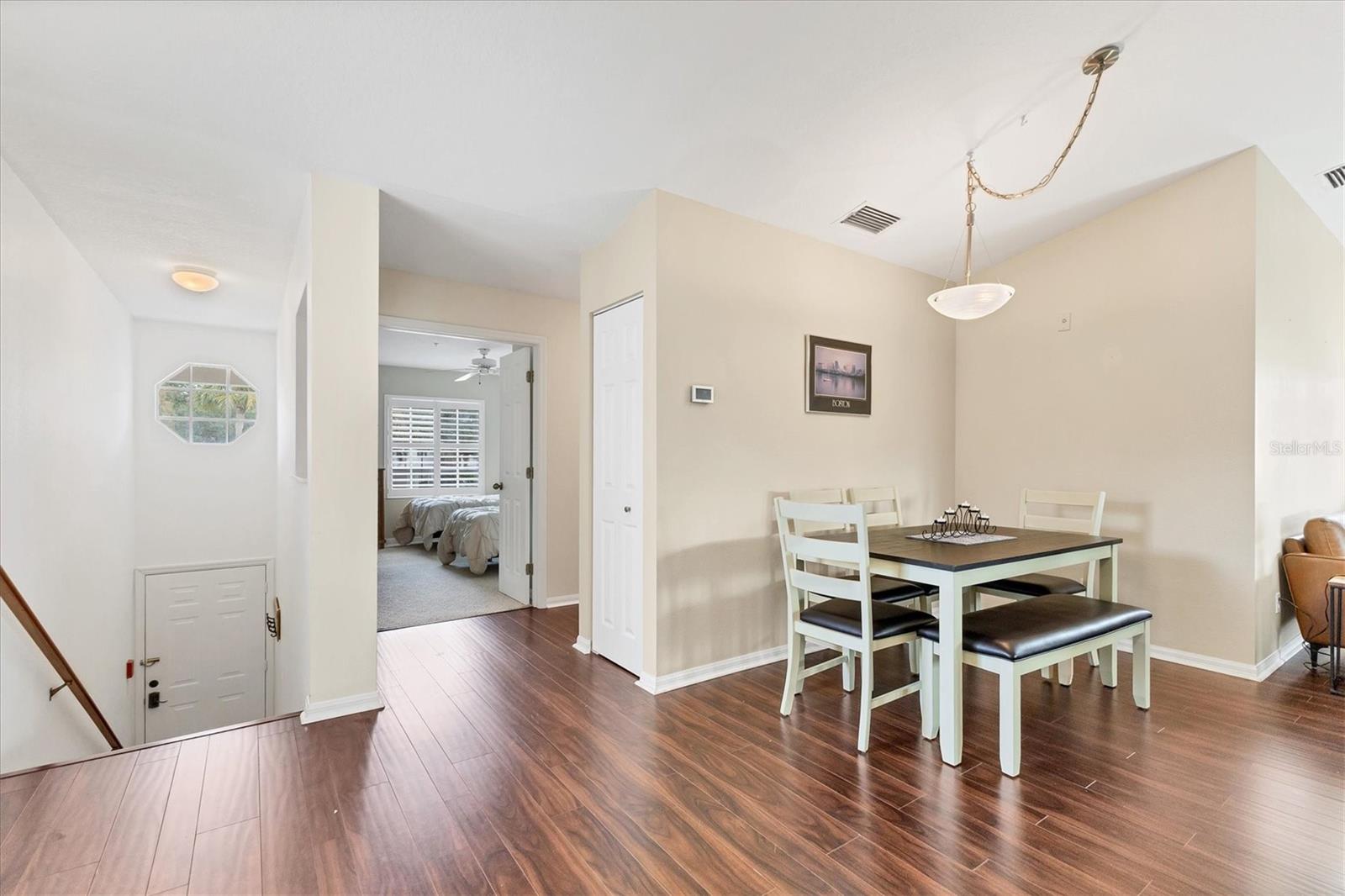 Image 12 of 58 For 803 Montrose Drive 201