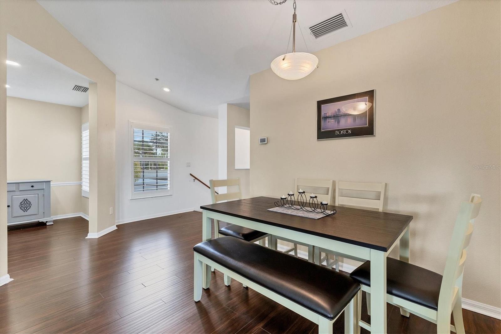 Image 16 of 58 For 803 Montrose Drive 201