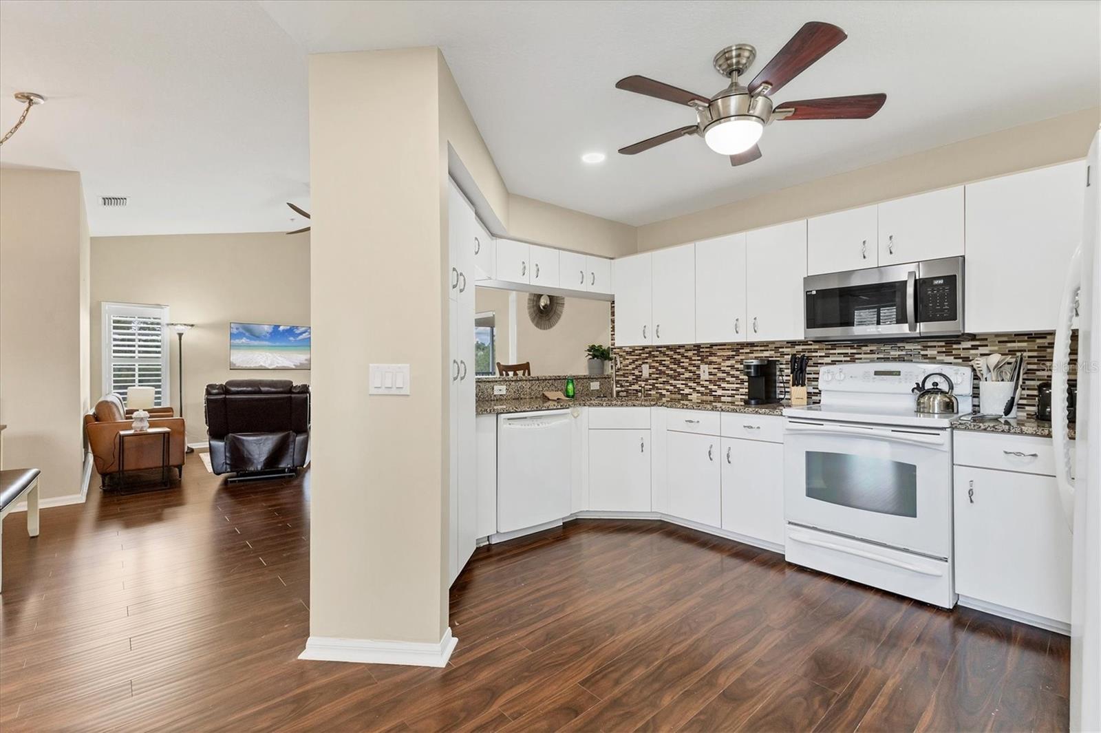 Image 9 of 58 For 803 Montrose Drive 201