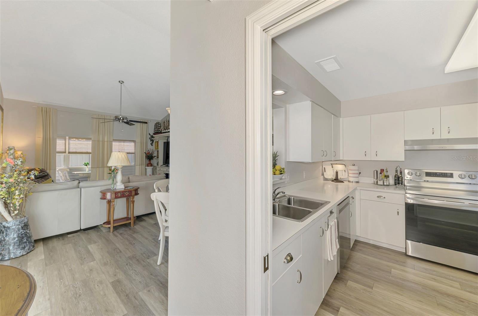 Image 13 of 65 For 710 Ironwood Drive 165