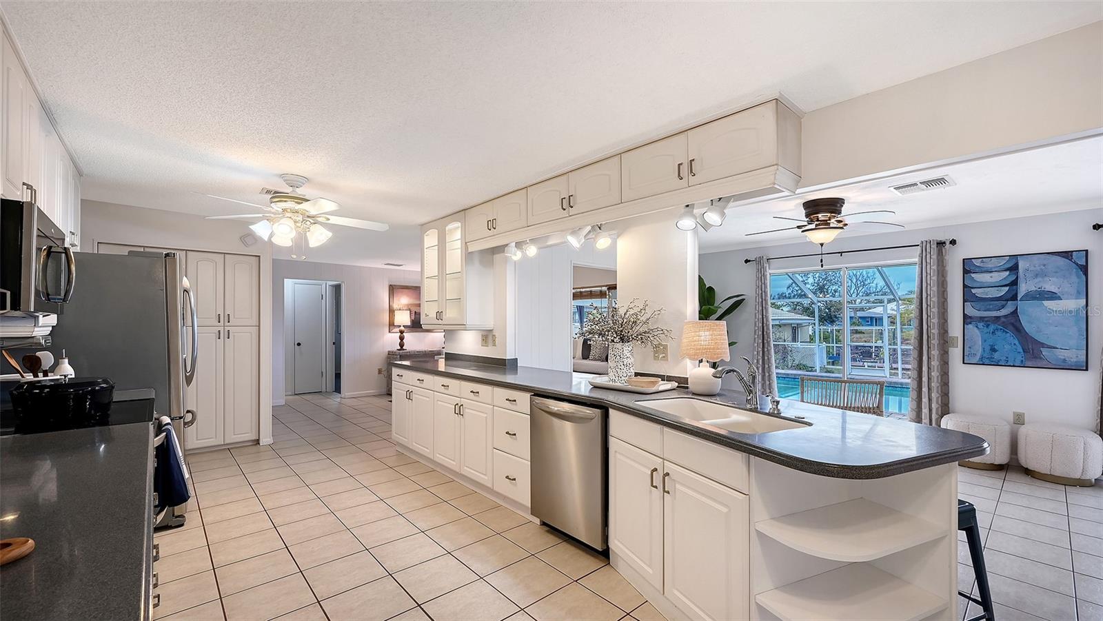 Image 14 of 93 For 619 Albee Farm Road N