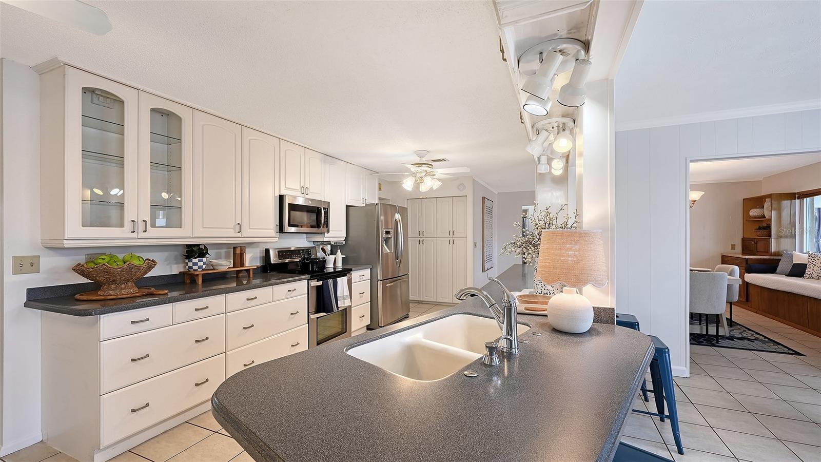 Image 16 of 93 For 619 Albee Farm Road N