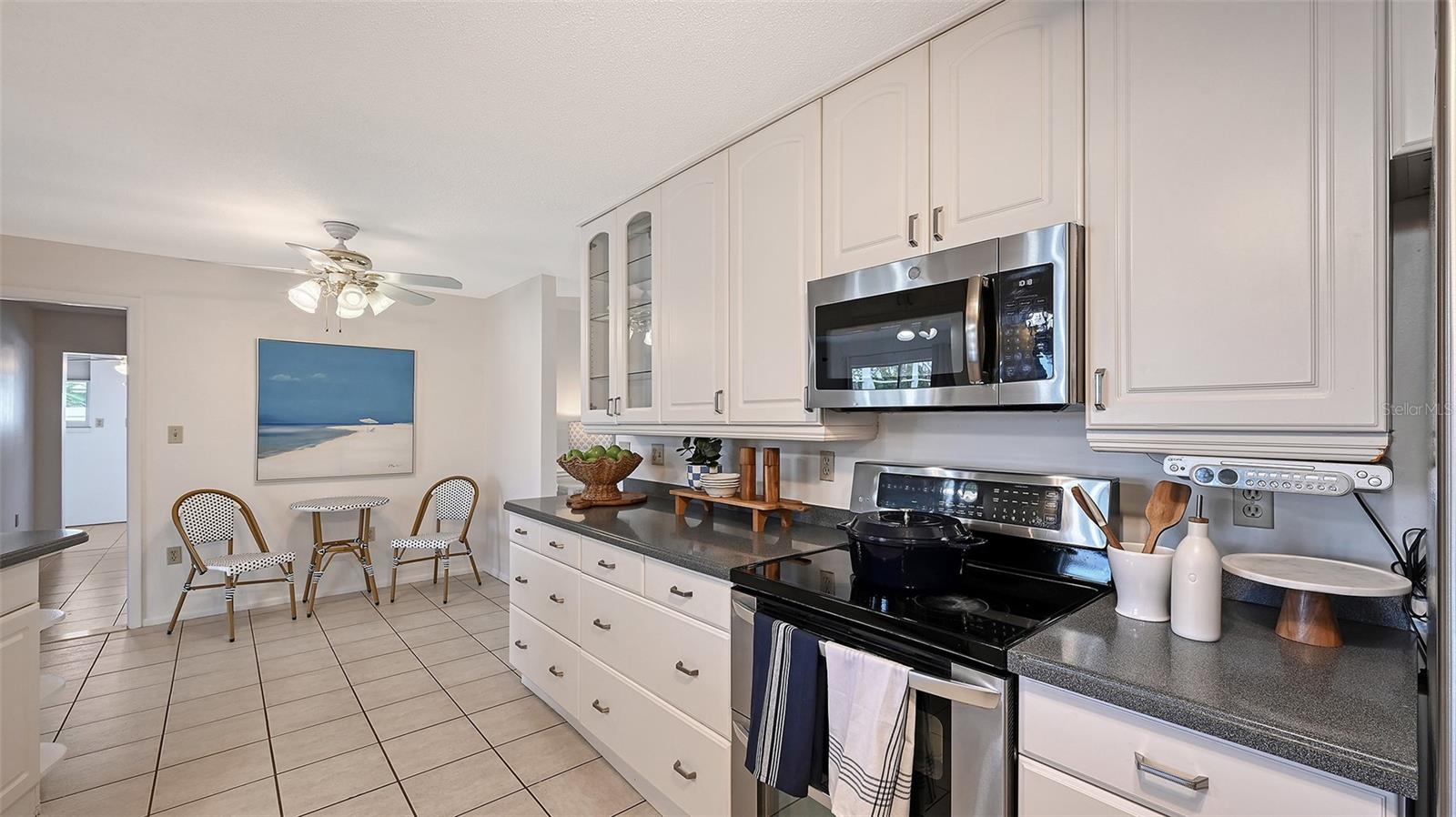 Image 17 of 93 For 619 Albee Farm Road N