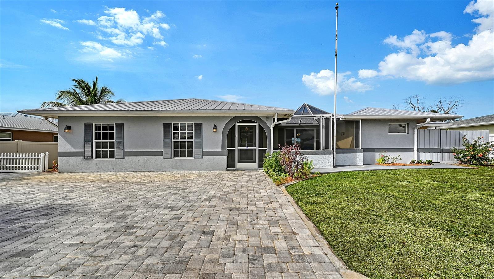 Image 9 of 93 For 619 Albee Farm Road N