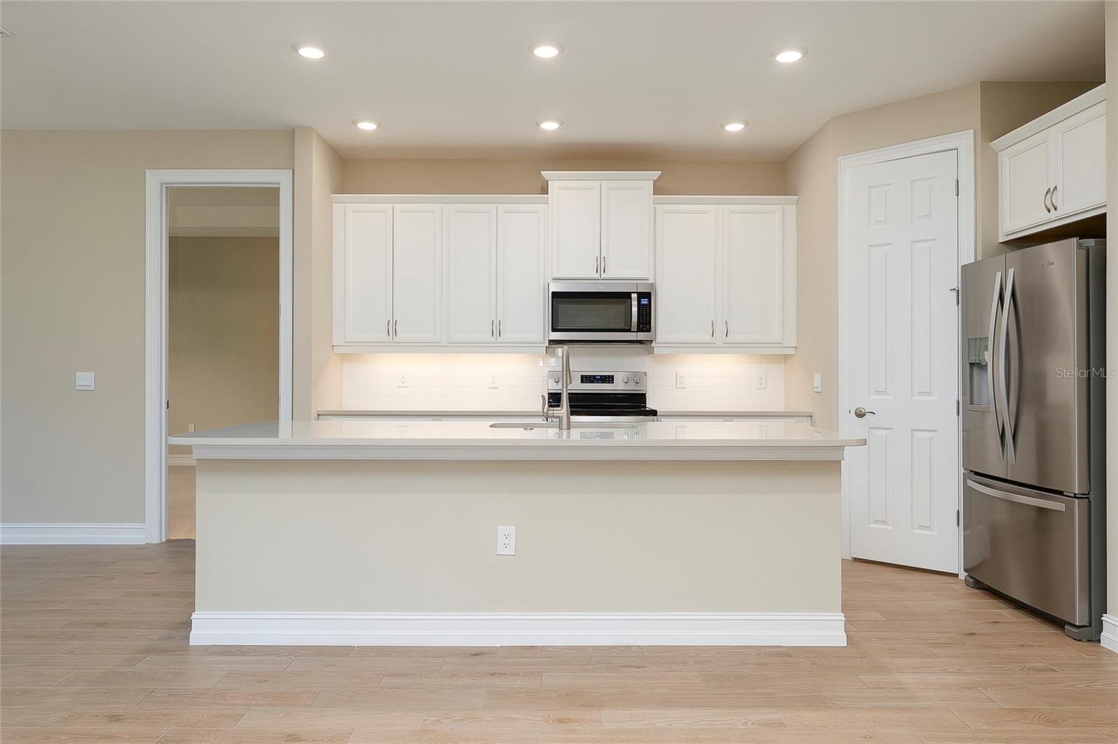 Image 16 of 79 For 438 Ibiza Loop