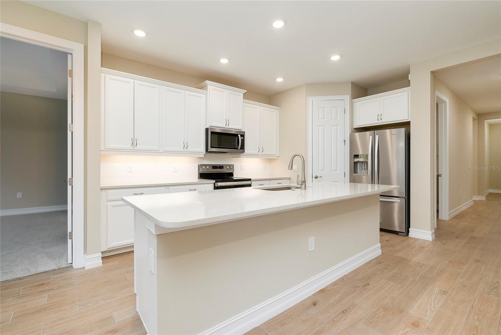 Image 21 of 79 For 438 Ibiza Loop