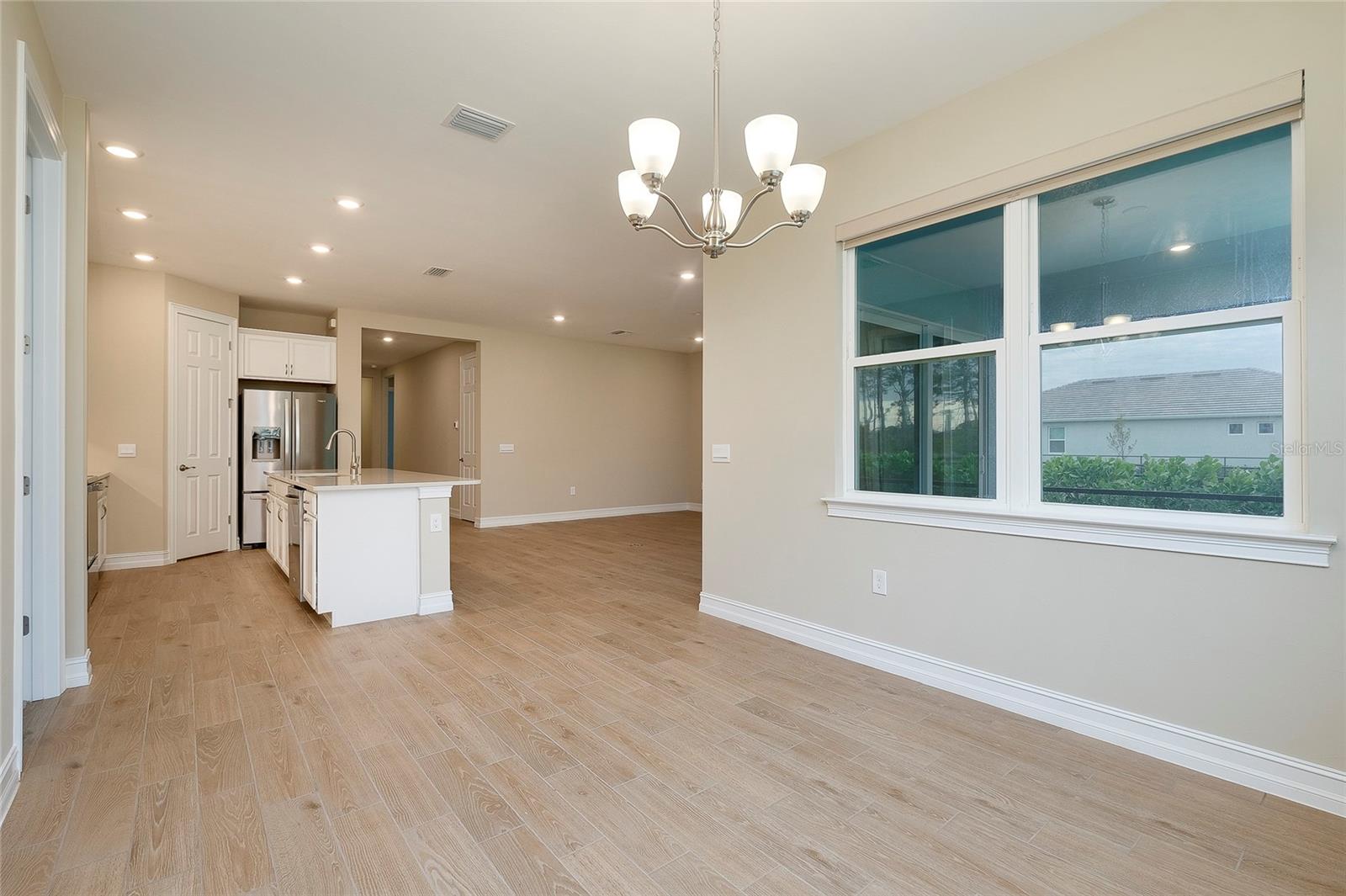 Image 28 of 79 For 438 Ibiza Loop