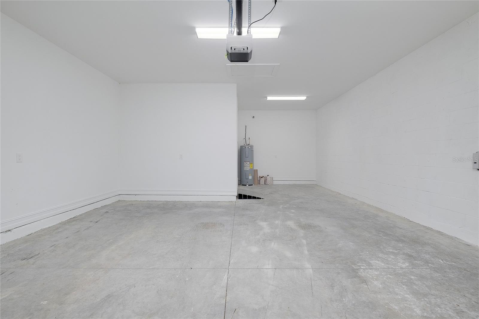 Image 57 of 79 For 438 Ibiza Loop