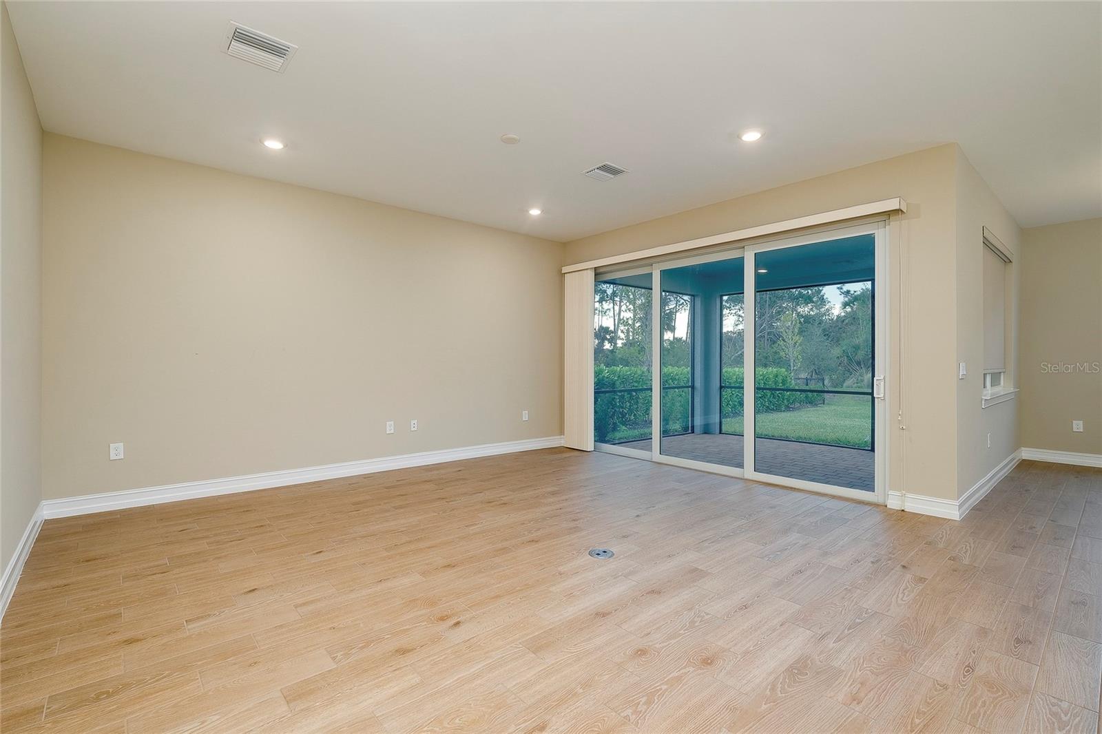 Image 8 of 79 For 438 Ibiza Loop